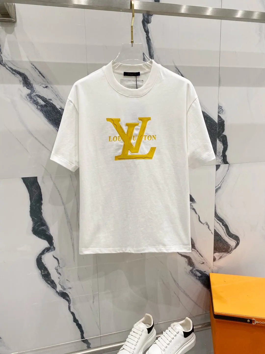Louis Vuitton LV T-shirt Yellow Cracked 3D Silicone Brand Letters LOGO Logo Crew Neck Short Sleeve25ss New pure cotton T Unisex T-Shirt OS Loose Fit Base Shirt Top Half Sleeve T-Shirt