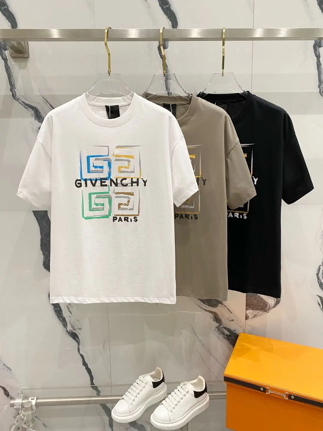 Givenchy T-shirt Colorful Letter Print on the Chest logo round Neck Short Sleeve25ss New Pure Cotton Unisex Style T Casual T-Shirt Base Layer Shirt OS Loose Fit Half Sleeve Top Plus Size