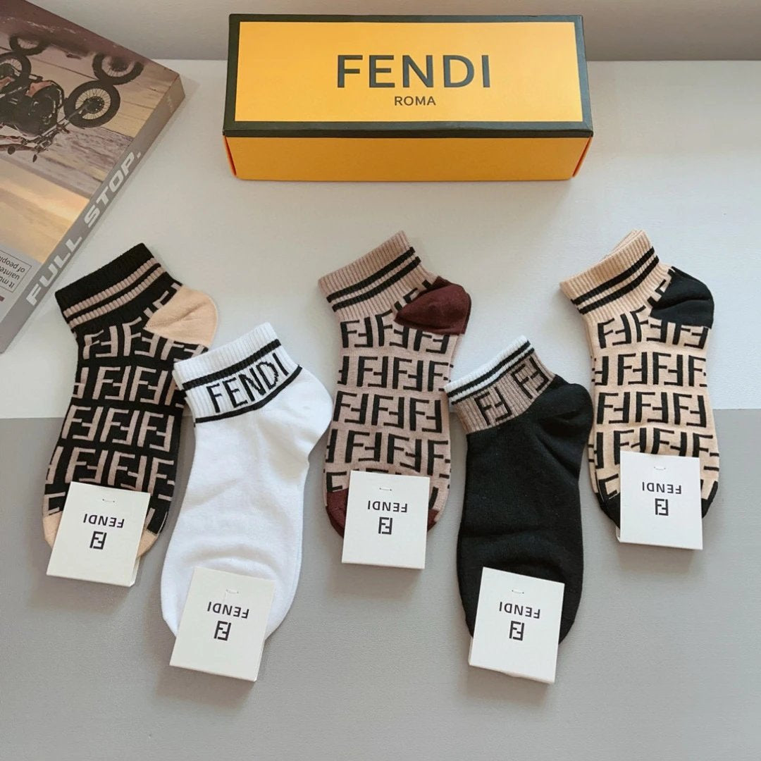 Fendi Sock 【a Box5Double】Classic Pair F Letters logo Breathable and Stylish Pure Cotton Mid-Calf Socks25ss New Cotton Socks Spring Summer Autumn Thin Business Sports Casual Versatile Deodorant Sweat-Absorbing