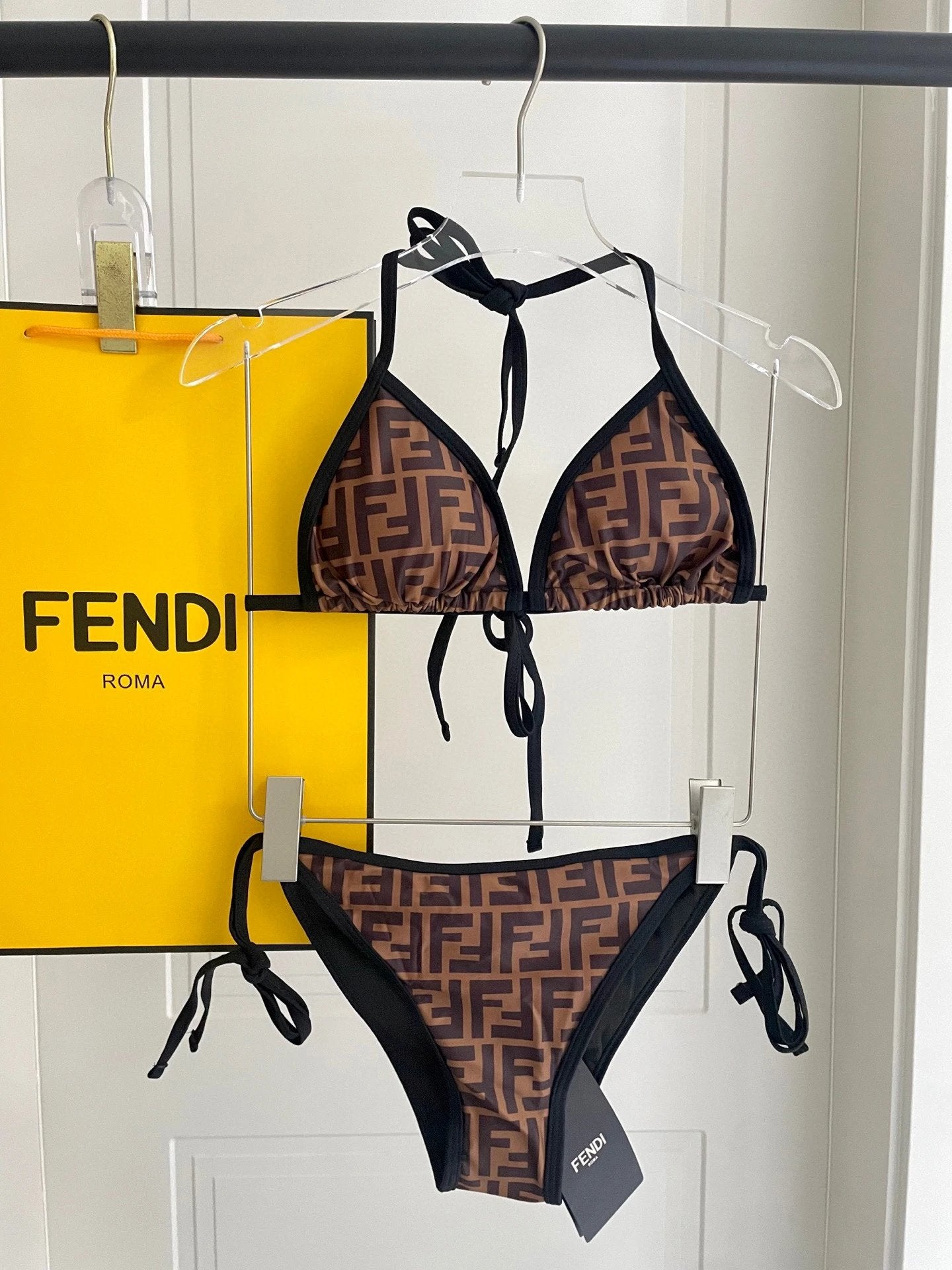 Fendi swimsuit Full Print Double F Printed Bikini Two-Piece Swimsuit Sexy Beach Pool Vacation Hot Spring Small Chest Gathered Backless White Women's Swimwear