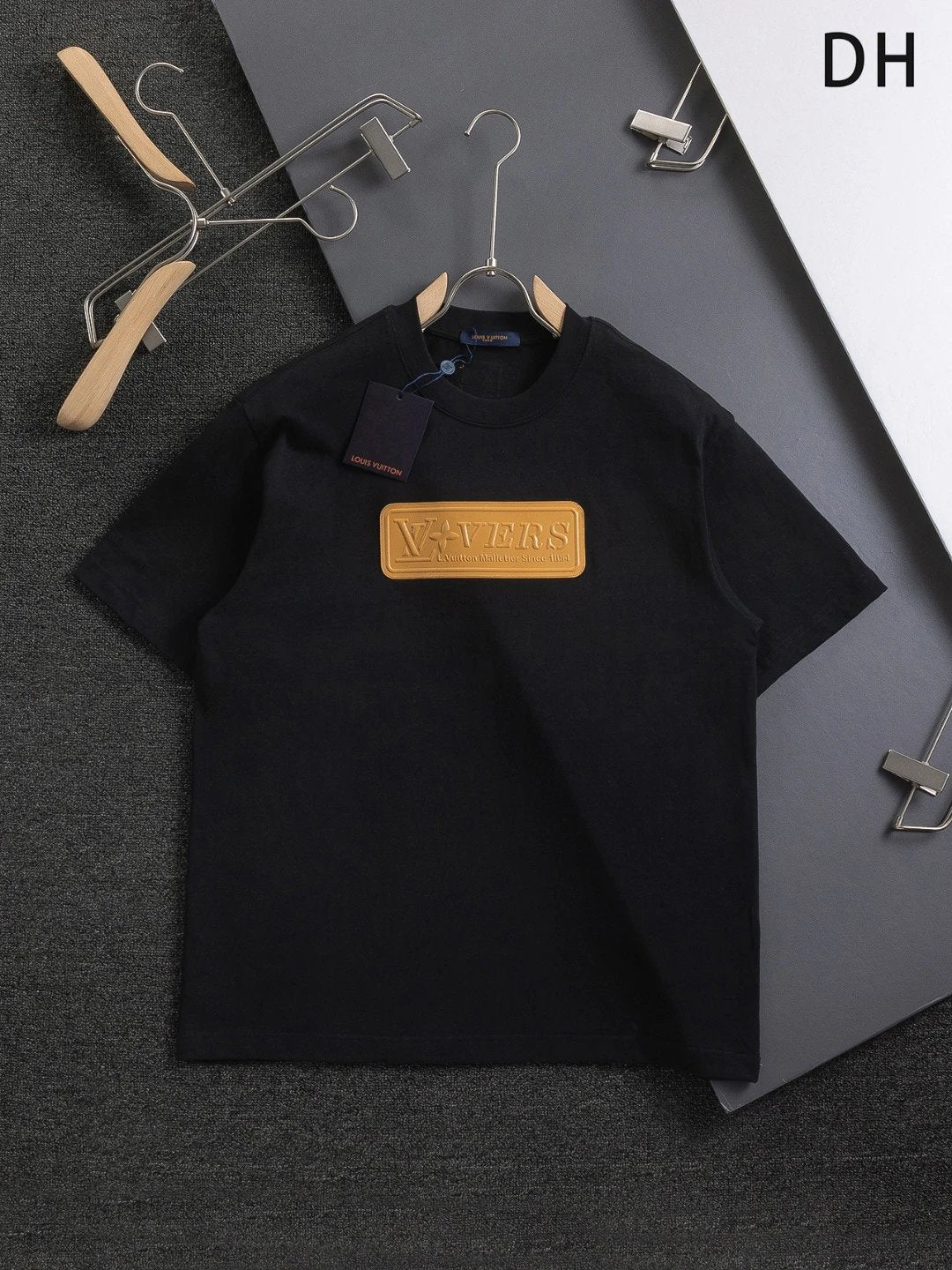 Louis Vuitton LV T-shirt Chest Patch Letter Print logo round Neck Short Sleeve25ss New Pure Cotton Unisex Style T T-shirt OS Loose Fit Base Shirt Half Sleeve T-Shirt Top Half Sleeve