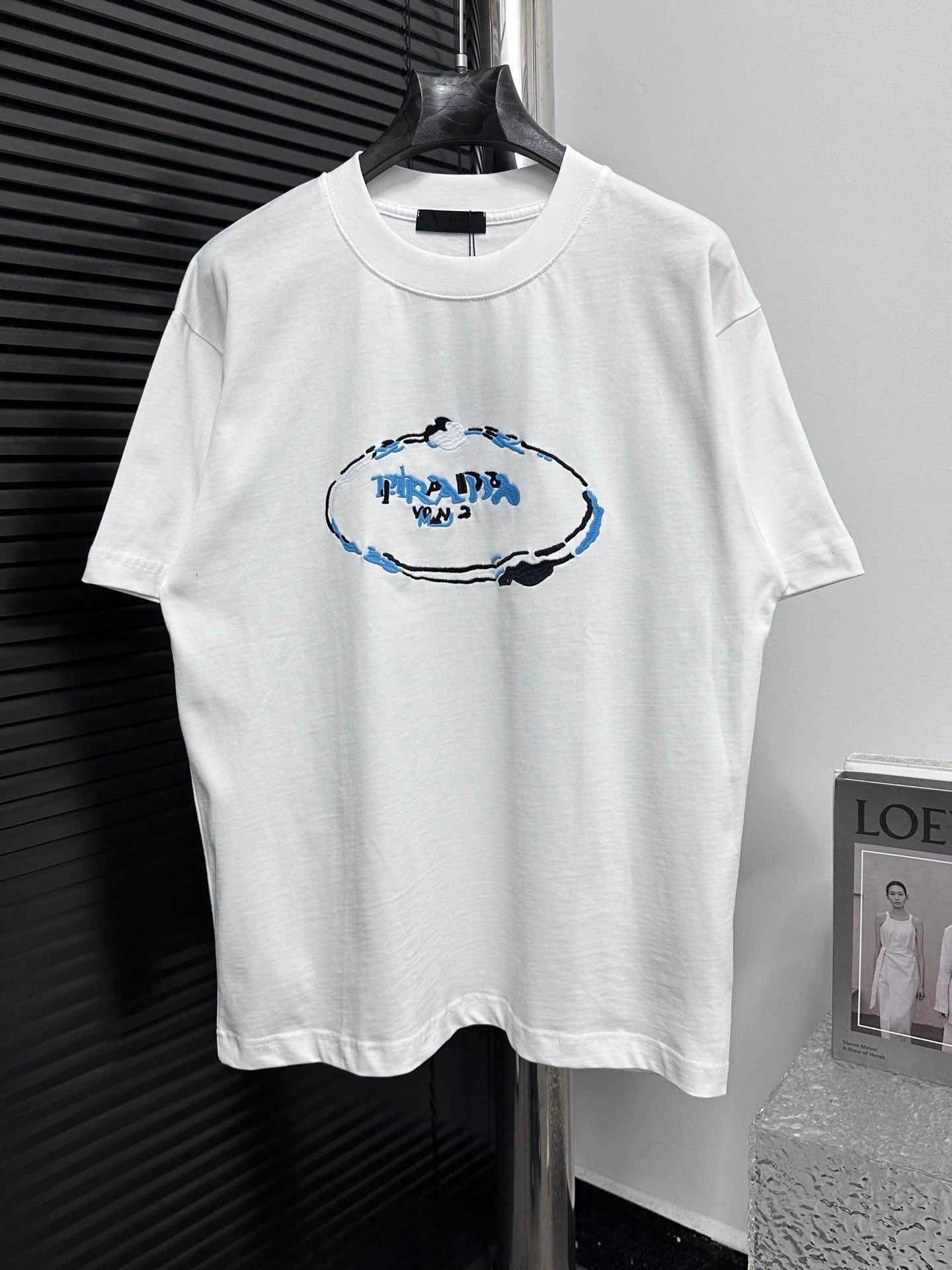 PRADA T-shirt Chest Letter Embroidery logo round Neck Short Sleeve25ss New pure cotton T Unisex T-Shirt OS Drop Shoulder Loose Fit Base Shirt Top T-Shirt Short Sleeve