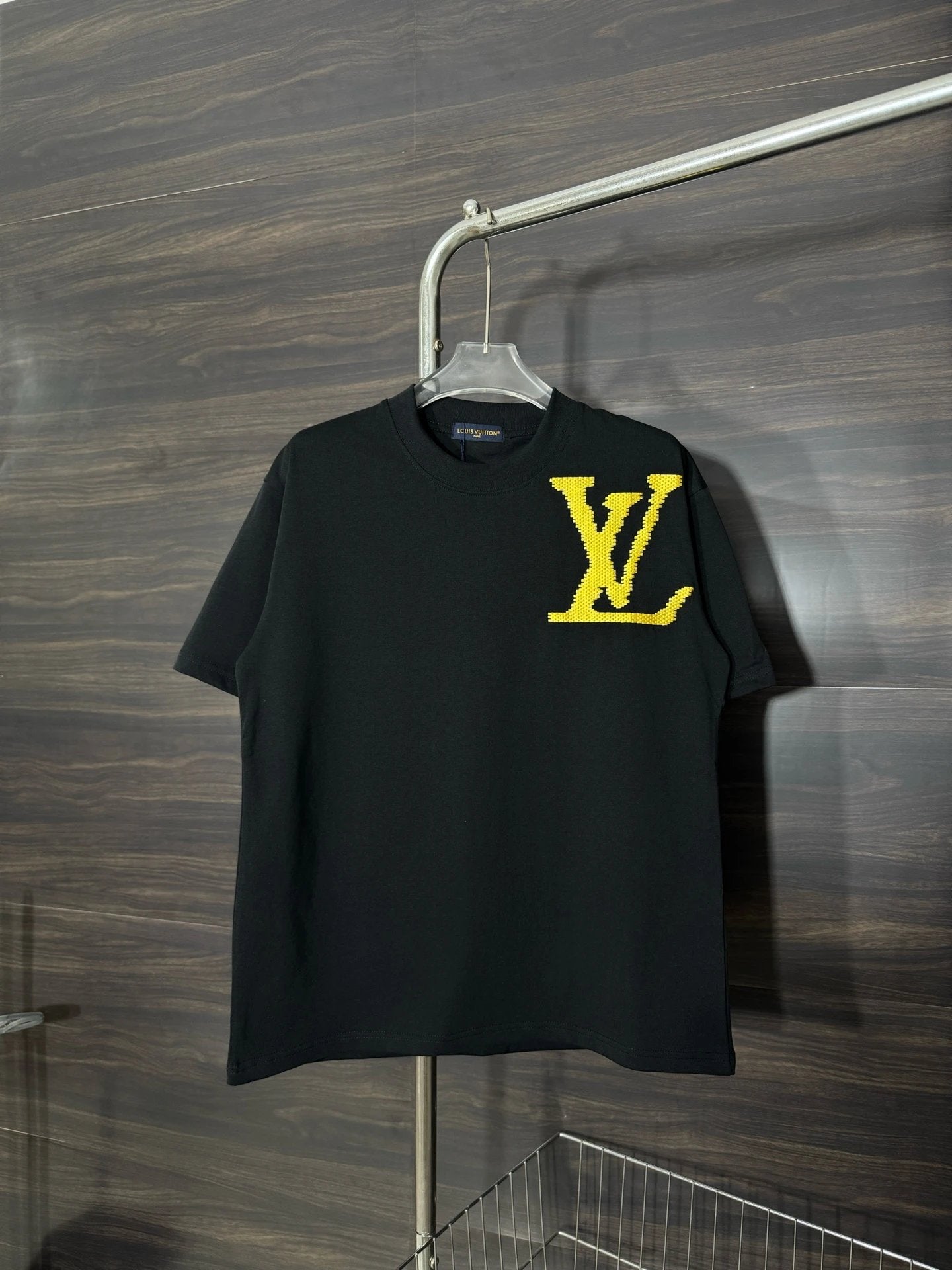 Louis Vuitton LV T-shirt Large Letter Embroidery on the Chest logo round Neck Short Sleeve25ss New pure cotton T Unisex T-Shirt OS Loose Fit Base Shirt Top Half Sleeve T-Shirt