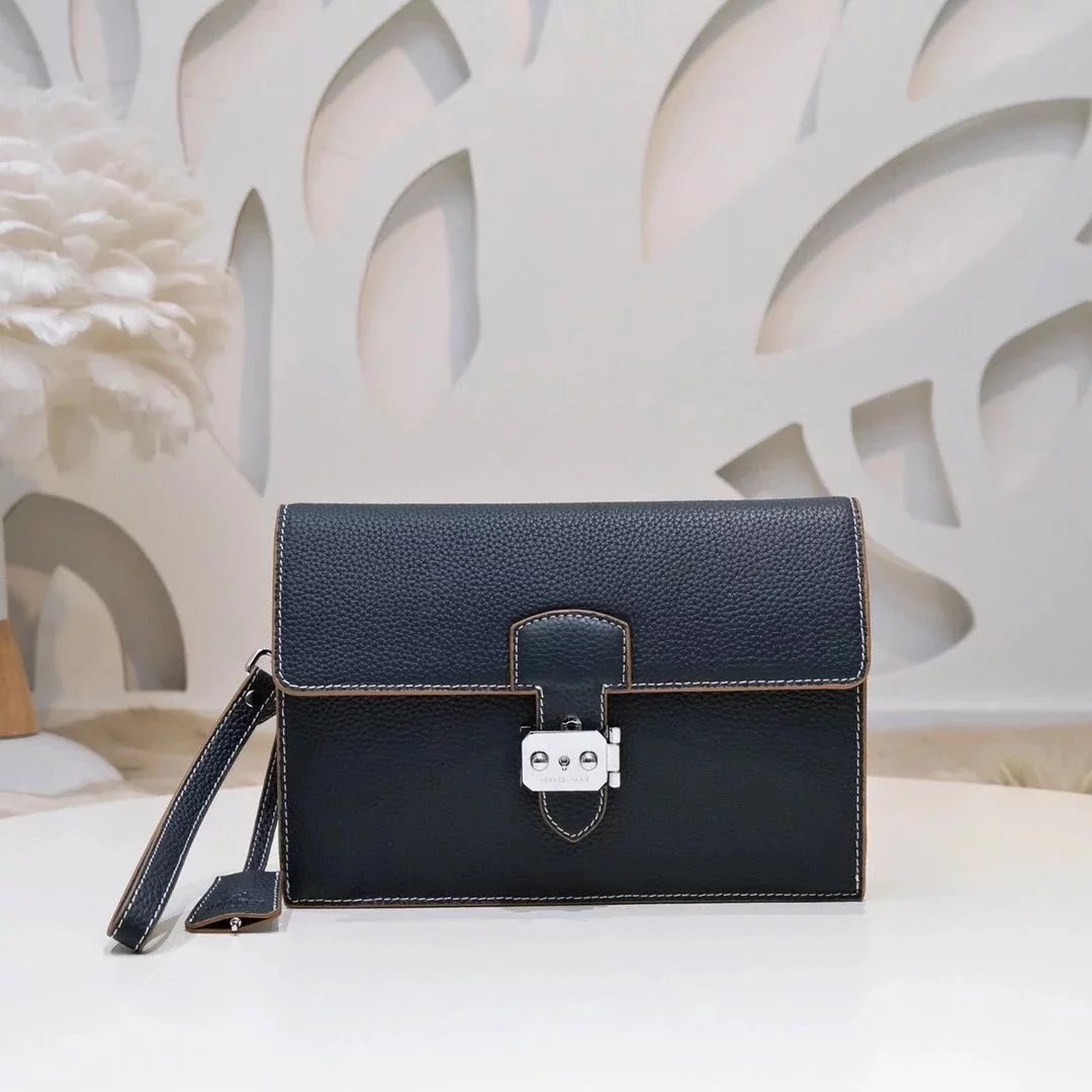 Hermes men's bag Top version The Most New Men's Clutch Clutch Clutch Bag Is Made of Calfskin Noble Hardware Zipper Head Leather Soft Feel Awesome Workmanship Fine High-End Elegant Classy Casual Practical Version Very Comfortable High Quality with Box