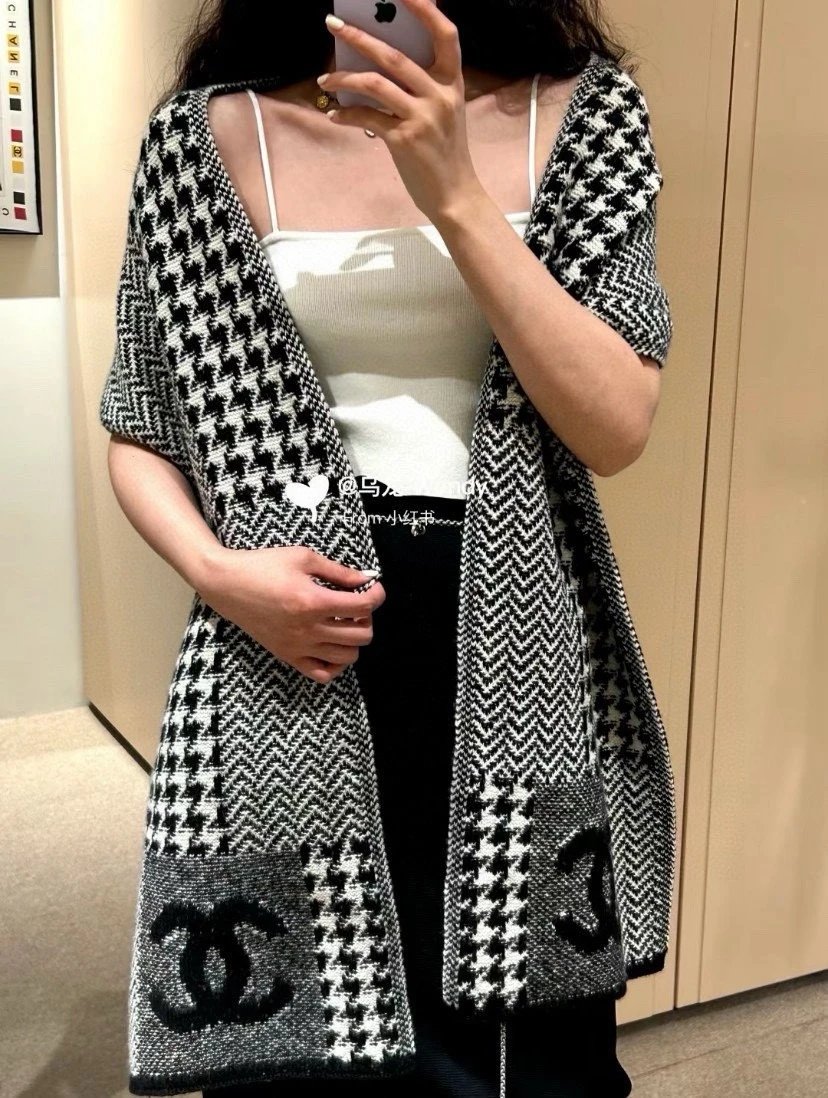 Chanel Scarf Cashmere Quality Neutral,