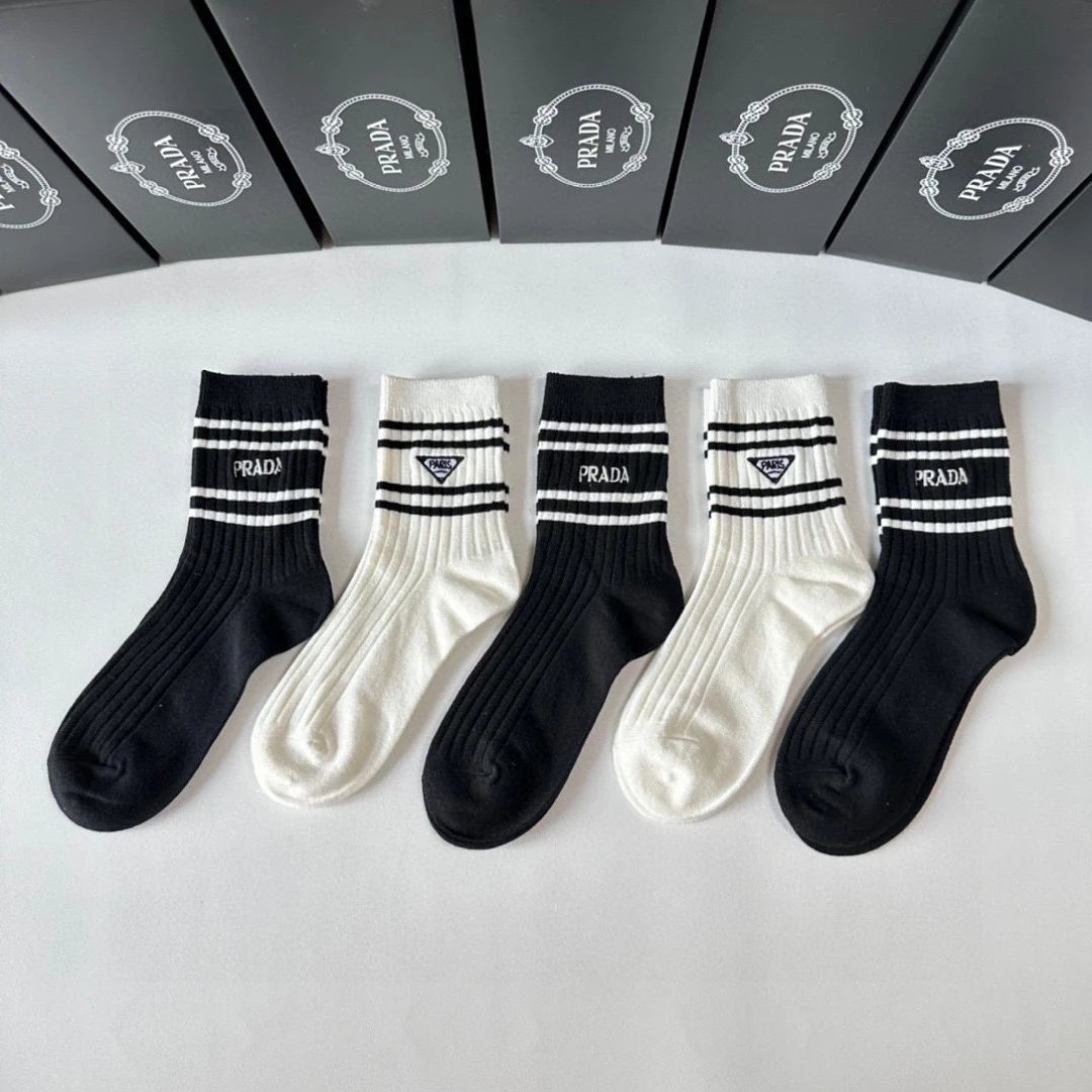PRADA Sock 【Five Pairs Per Box】Classic Letters logo Pure Cotton Mid-Length Slouch Socks Breathable Fashionable25ss New Cotton Socks Spring Summer Autumn Thin Business Sports Casual Versatile Deodorant Sweat-Absorbing