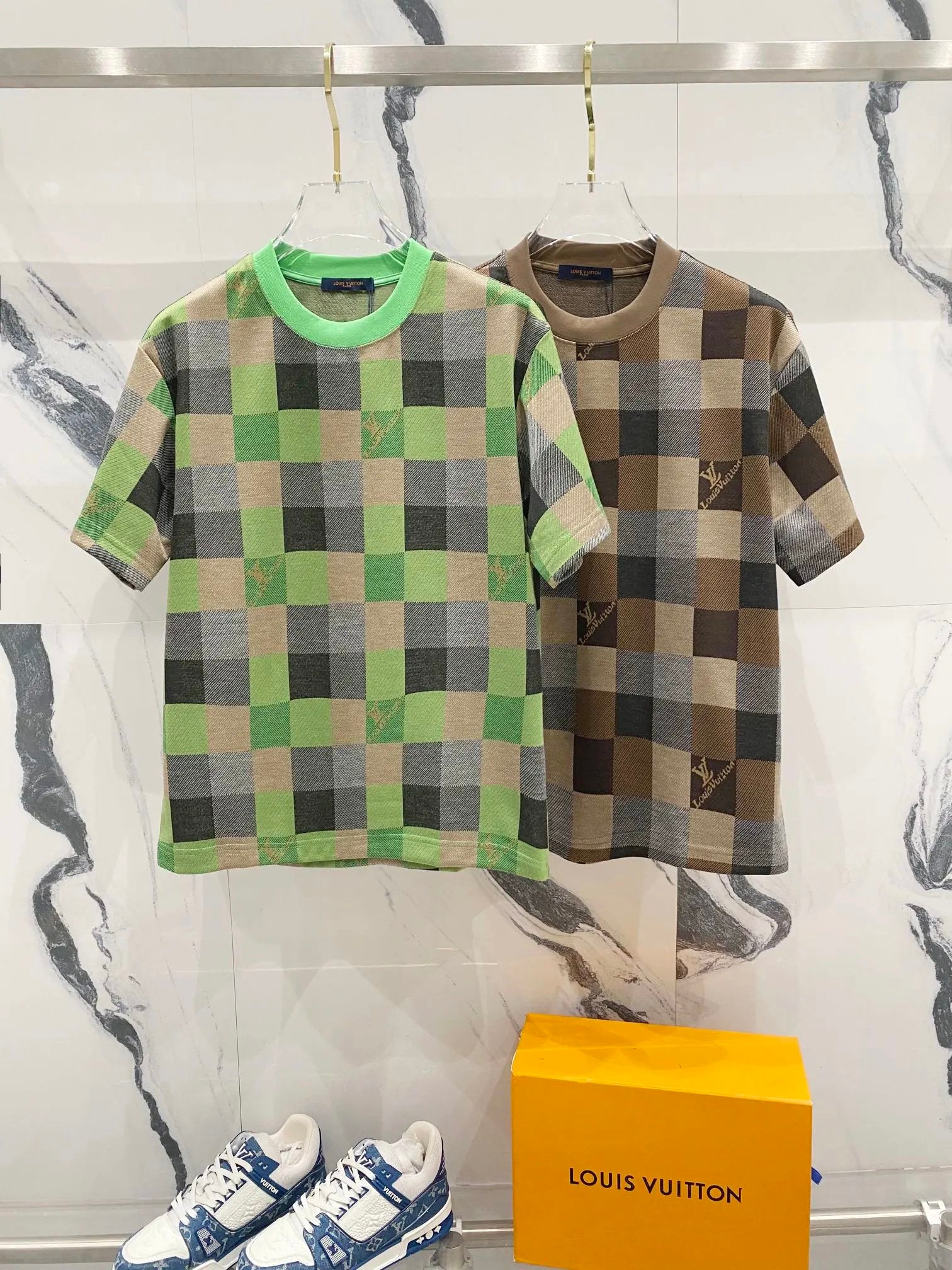 Louis Vuitton LV T-shirt Runway Style Classic Checkerboard Letter Embroidery LOGO Round Neck Short Sleeve Pure Cotton Unisex T T-shirt OS Loose Fit T-Shirt Casual Simple Base Shirt