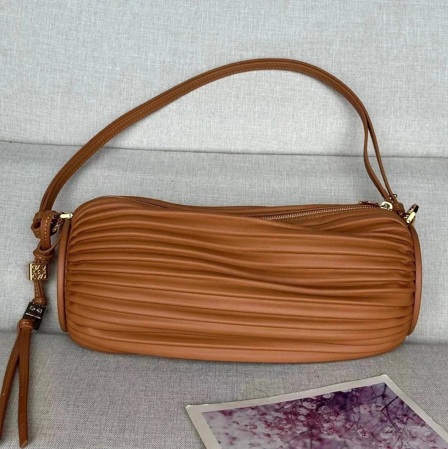 LOEWE Women's Bag Top version 【Original Quality】2024New Product BraceletPouch Pleated Tote Bracelet Bag Women's Bag Handbag Underarm Bag Clutch Shoulder Bag Pleated Napa Cowhide round Bag Luo Jia New Pen Holder Bag Chain Small Bag Shoulder Messenger Bag52