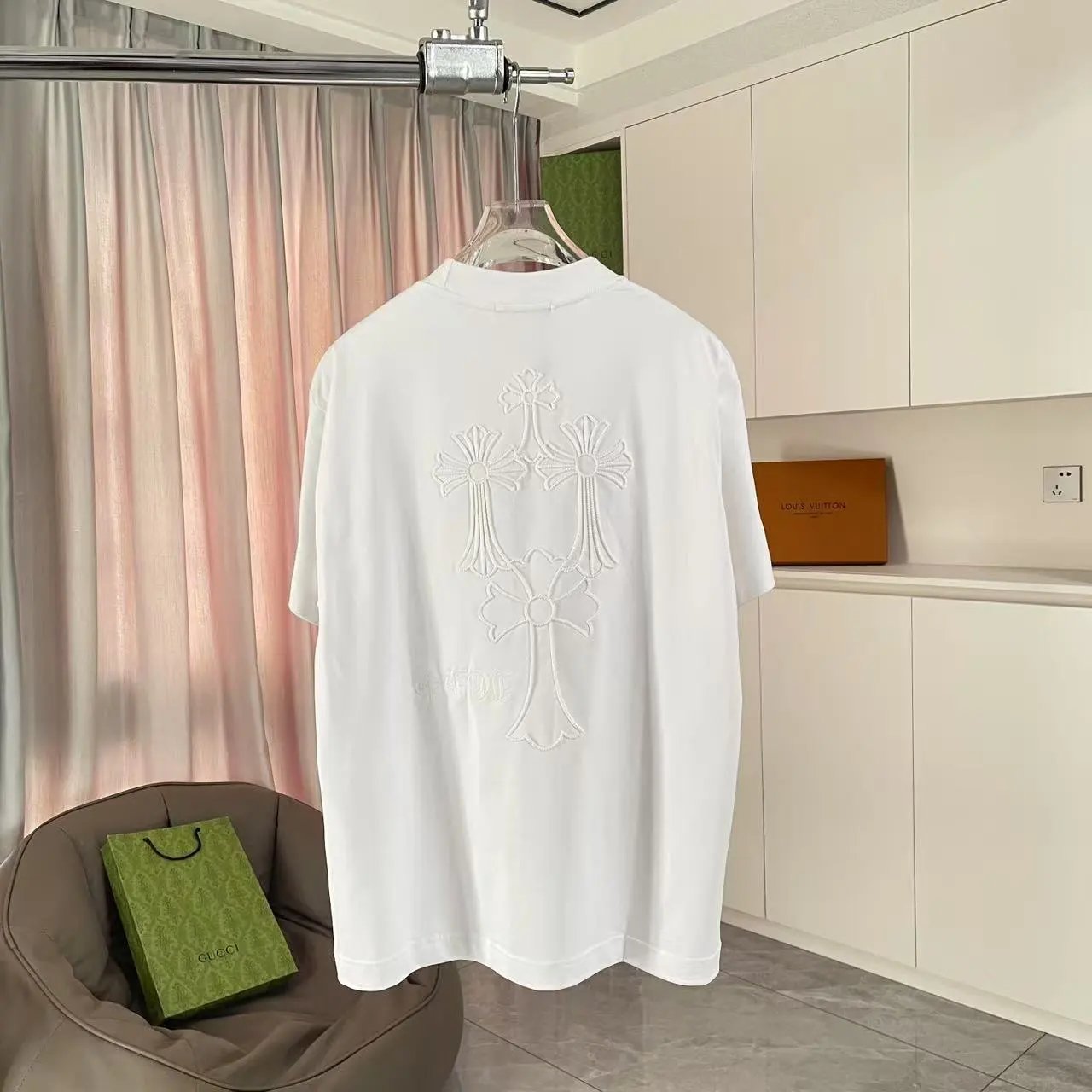 Chrome Hearts T-shirt Back Horse Hoof Sanskrit Vacuum Embroidery logo round Neck Short Sleeve25ss New Pure Cotton Unisex Style T Casual T-Shirt Base Layer Shirt OS Loose Fit Half Sleeve Top Plus Size
