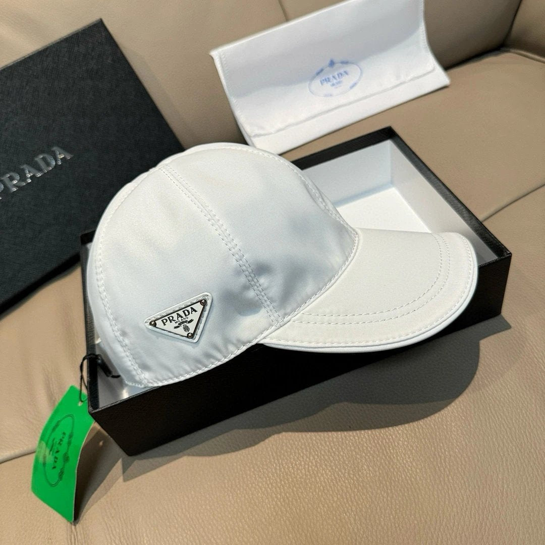 PRADA Hat Triangle Mark Metal logo Baseball Cap Sun Protection Visor Cap Large Head Circumference Versatile Sports Hat Slimming Face Curved Brim Unisex Couple Style