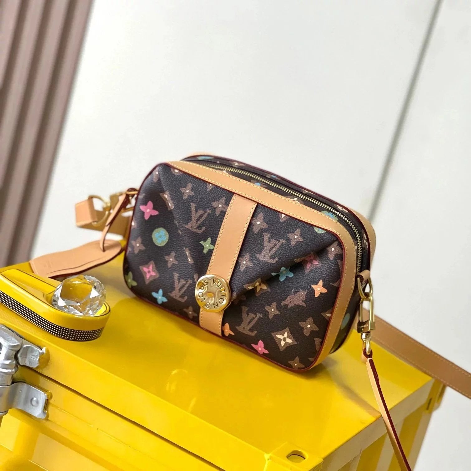 Louis Vuitton LV Men's Bag Top version 【Super Quality Original Factory】24New Tyler Joint Camera Bag Shoulder Messenger Bag Men's and Women's Bags New Messenger Bag M24820