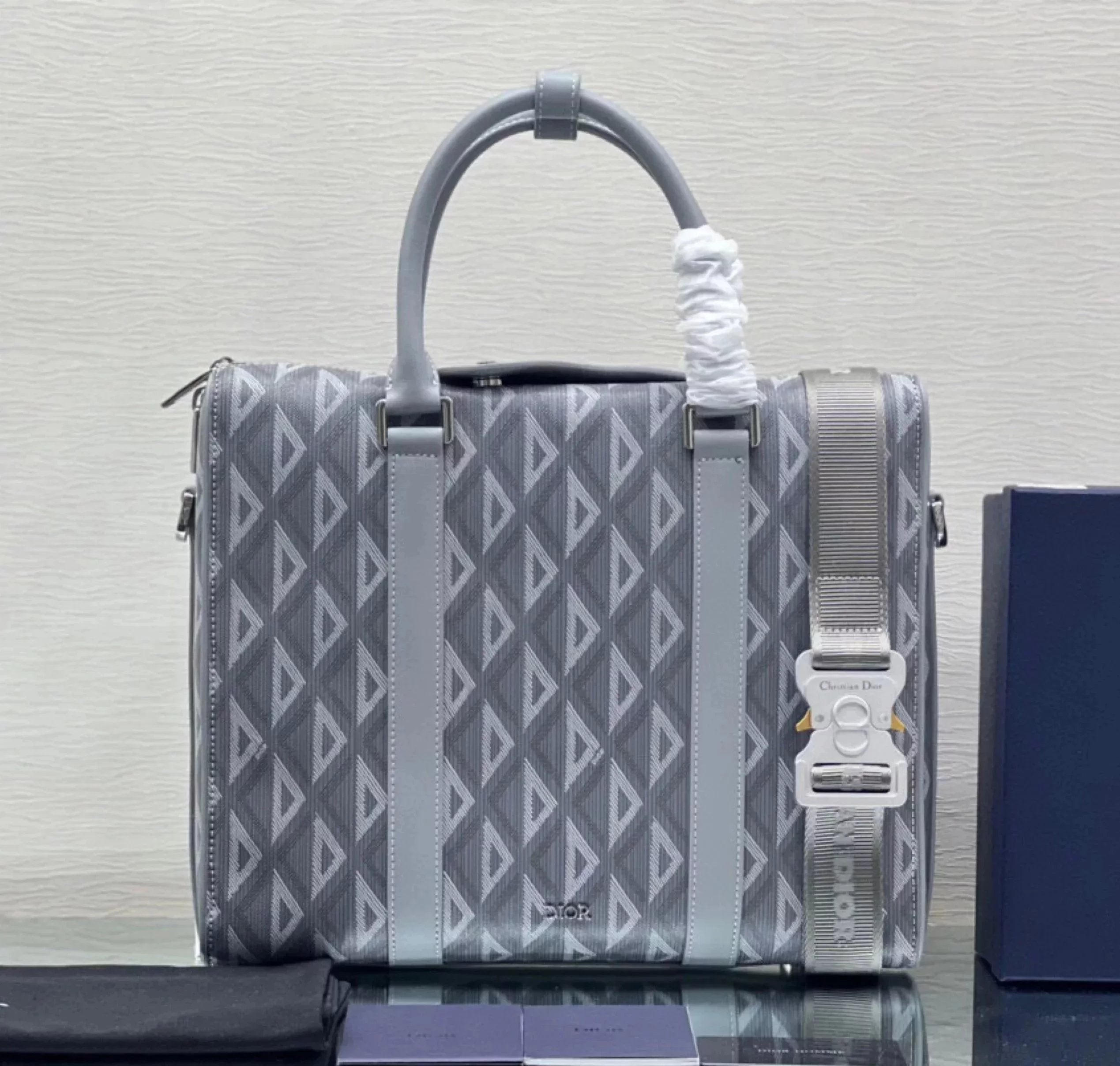 Dior Men's Bag Top version Version B609Original Order Surrogate Shopping Grade Men's Shoulder Messenger Handbag Briefcase Men's Bag Lingot Series of New Items Diamond Saddle Flip Design Cowhide?Canvas Adjustable Shoulder Strap,with Aluminium Buckle,Portab