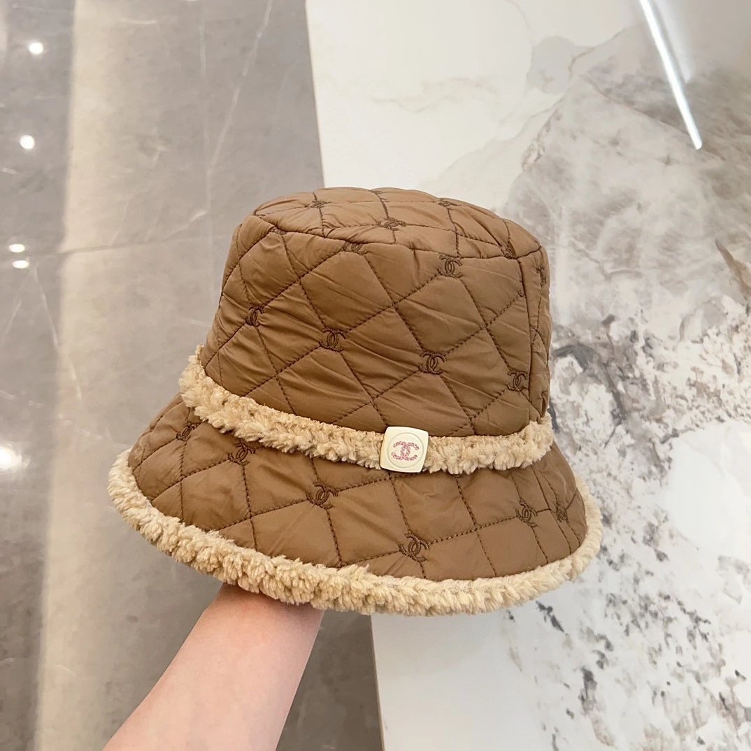 Chanel Hat Casual Hat High Quality Fashion Fashion Brand Autumn and Winter Style Double-Sided Wear Plush Fisherman Hat
Classic Versatile Casual~