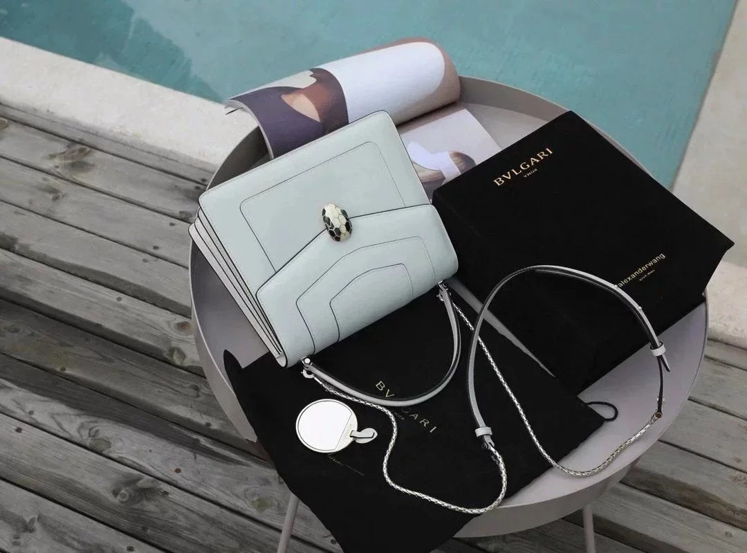 BVLGARI Bag Top version SerpentiForever Pearl White Handbag Cowhide Bag Decorated with a Snake's Head File Holder Chain Bag Portable Shoulder Messenger Bag Women's Bag