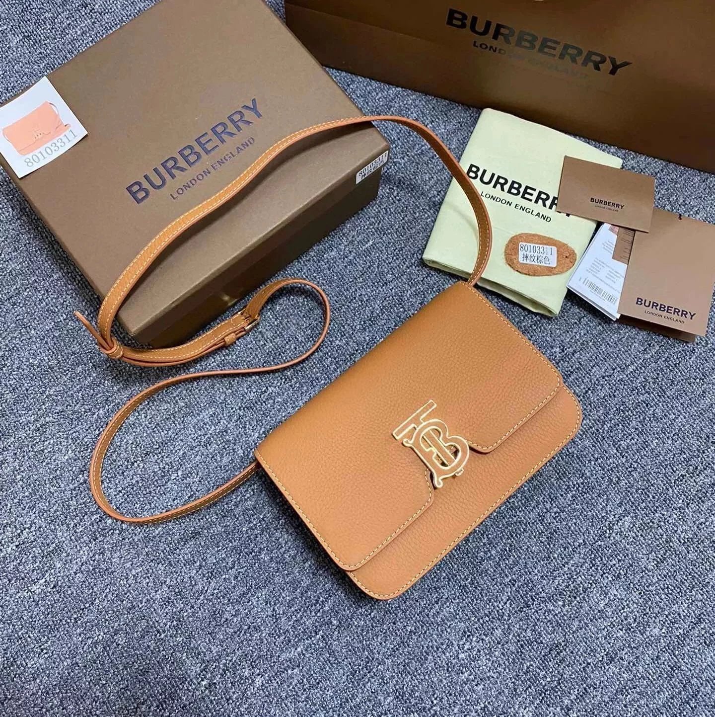 Burberry Women's Bag Top version Original Genuine Goods Leather TB Series Metal Lock Catch Bag Buckle Lychee Pattern Leather One-Shoulder Crossbody Women's Flap Bag Small Square Bag Sheepskin tb Bag
