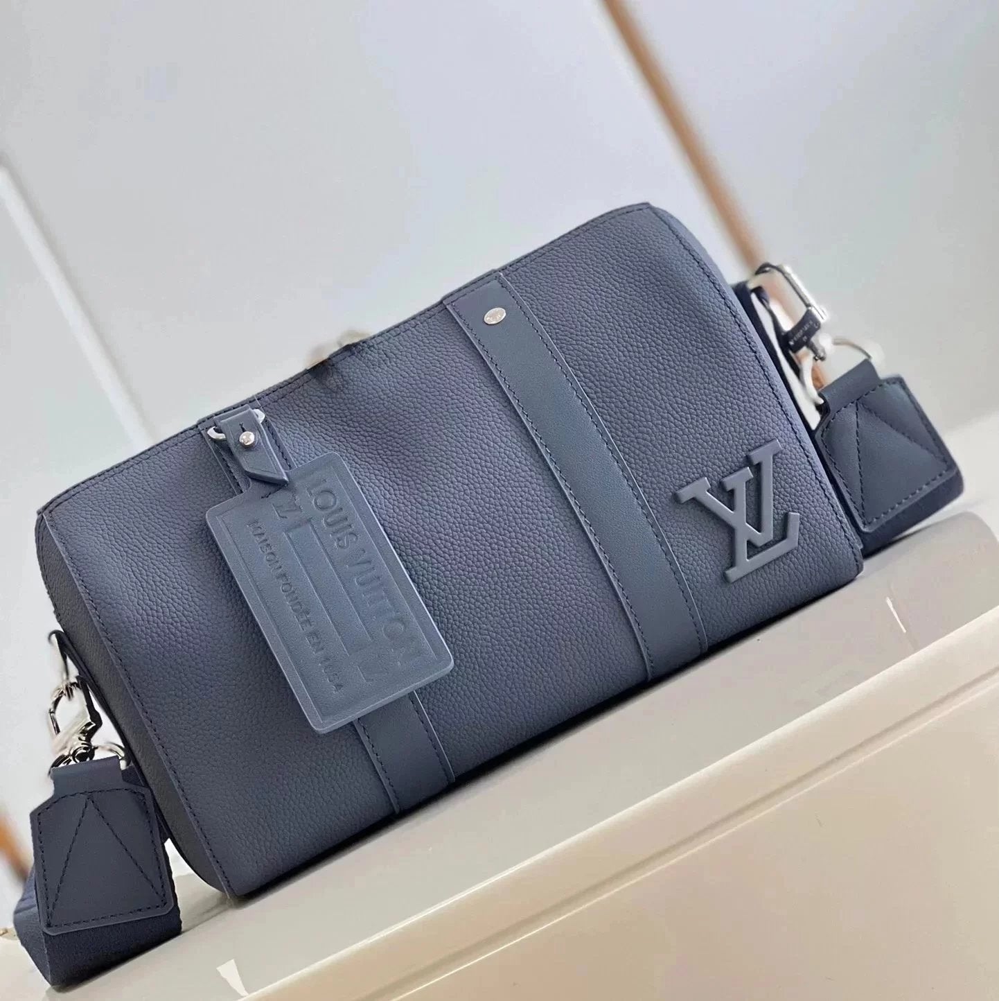 Louis Vuitton LV Men's Bag Top version 【Original Quality】M593282022New Men's, Gray Full Leather citykeepalxs Pillow Bag Single Shoulder Crossbody Men's Bag round Bag Cattle Leather Bag