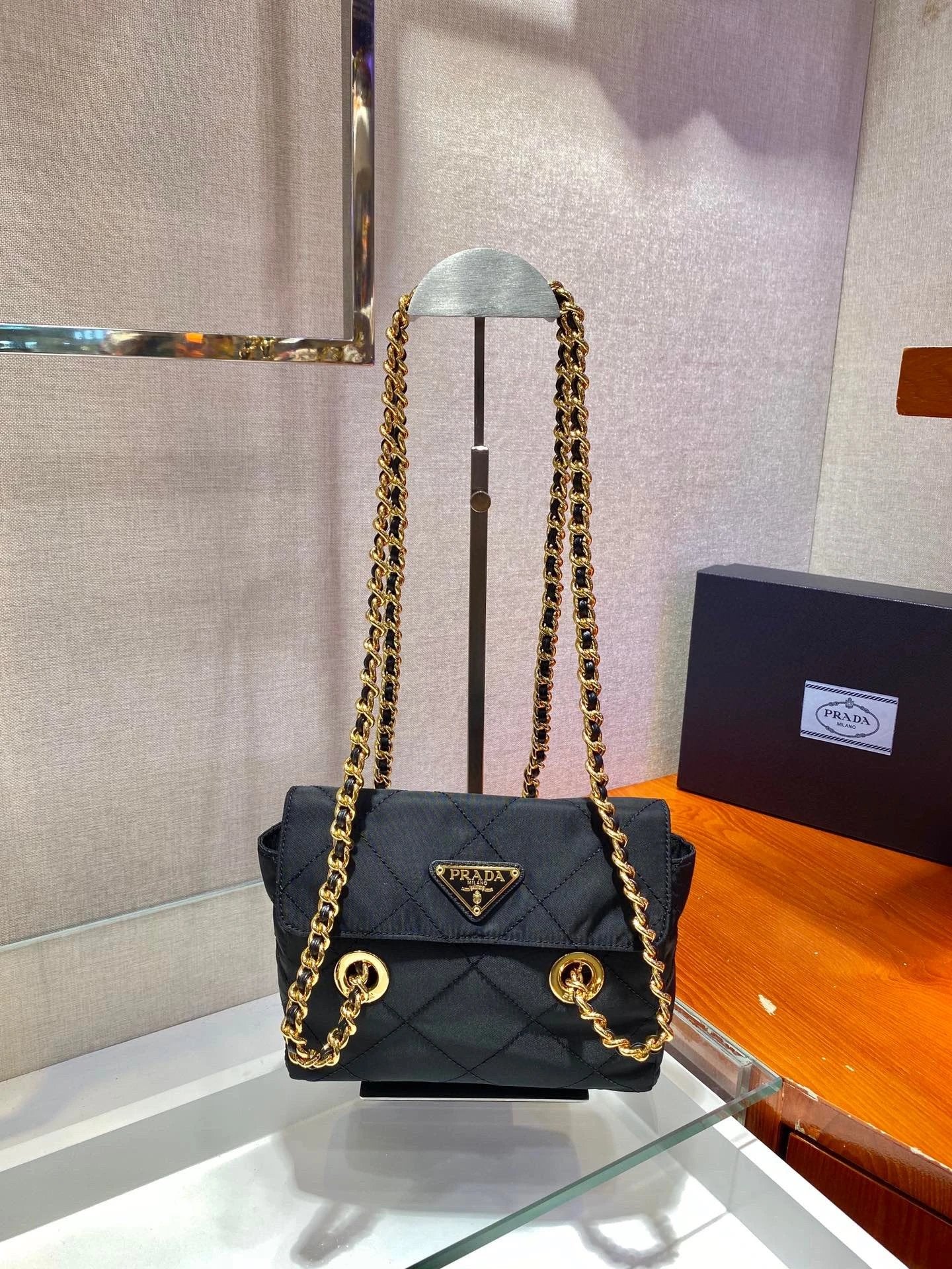 PRADA Bag Top version Latest Vintage Mid-Ancient Style Flap Bag Diamond Quilted Stray Bag Imported Original Nylon Cloth Vintage Bag Flap Bag Chain Bag Handbag Shoulder Bag Messenger Bag Women's Bag Women's Bag mini Mini Small Sized Medium Large