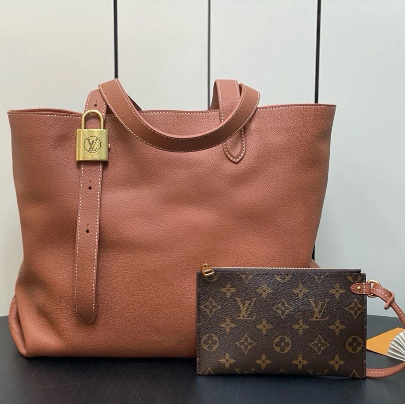 Louis Vuitton LV Women's Bag Top version 【Lowkeycabas Handbag】M25341Black M25342Brown M25343Building Malachite Green2024Latest Autumn and Winter New,LowKeyCabas Medium Handbag Women's Tote Large Shopping Bag Commuter Bag