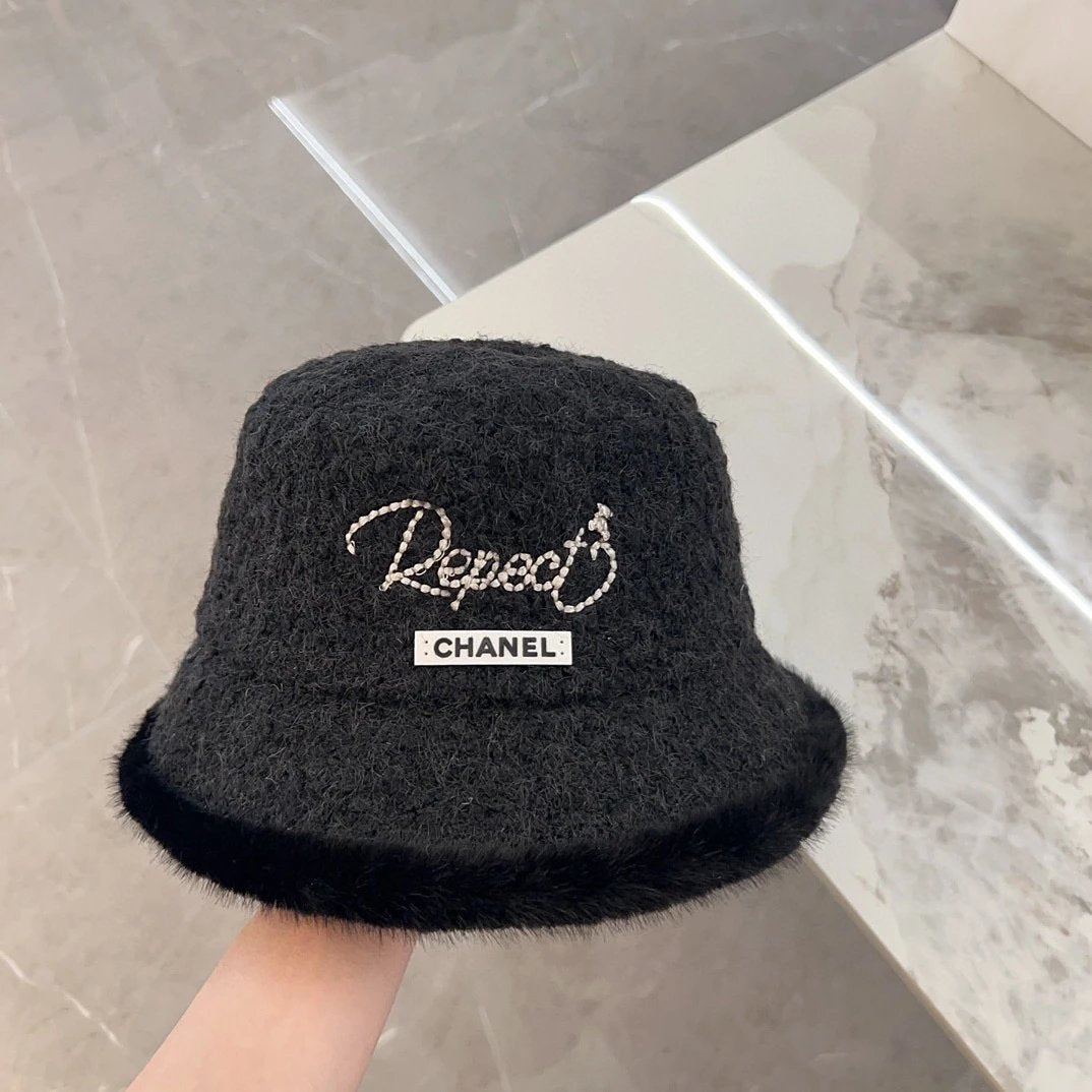 Chanel Hat Casual Hat High Quality Fashion Fashion Brand Autumn and Winter Style Embroidery Plush Fisherman Hat
Classic Versatile Casual~