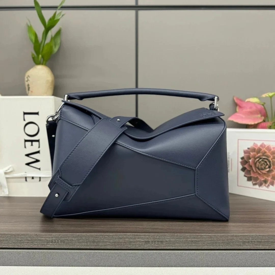 LOEWE Backpack Top version 【Super Version Original Factory】New Size for Counter Synchronization Puzzle Handbag Geometric Messenger Bag Men's Bag Large Shoulder Bag Messenger Bag Handbag Men's and Women's Bags New sise Large Geometric Men's Bag Map Pack33c