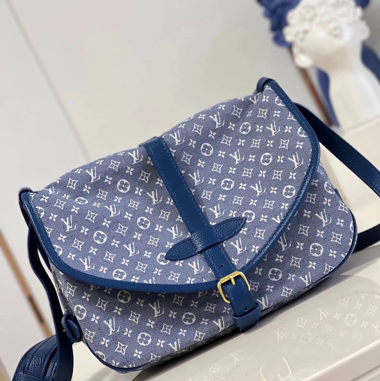 Louis Vuitton LV Women's Bag Top version 【Exclusive Real Shot】M63753White M40666Blue M95227Black Gemini Bag SAUMUR Medium Handbag Messenger Bag Men's and Women's Bags