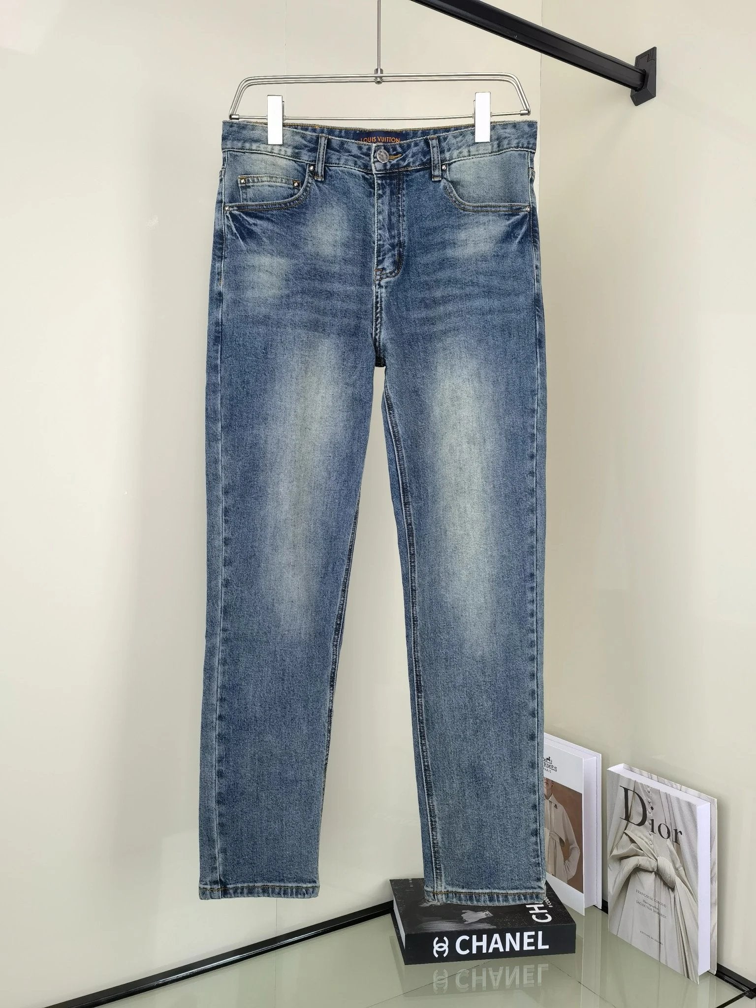 Louis Vuitton LV Jeans Back Pocket Letter Pattern Embroidery logo25ss Spring Summer New Straight Loose Slim Fit Jeans Unisex Long Pants