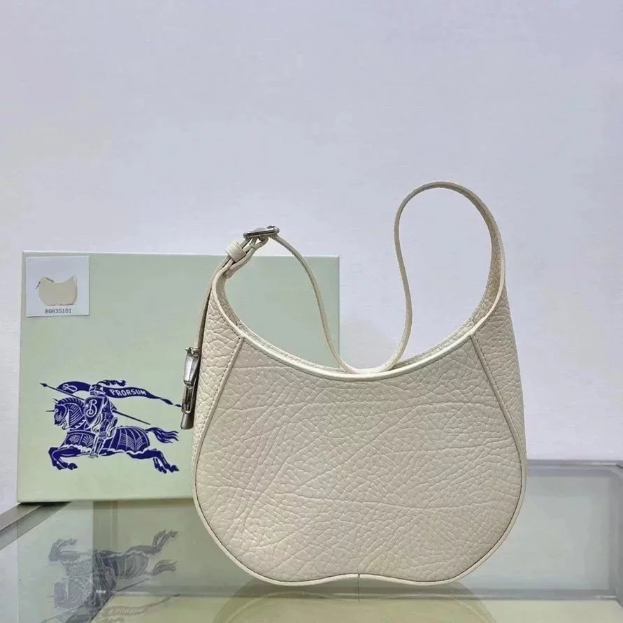 Burberry Women's Bag Top version Latest DanielLee Works Chess Handbag Underarm Bag Women's Bag Backpack Crossbody Bag War Horse Bag Tote Bag Hobos Horseshoe Bag chesshobo Underarm bag