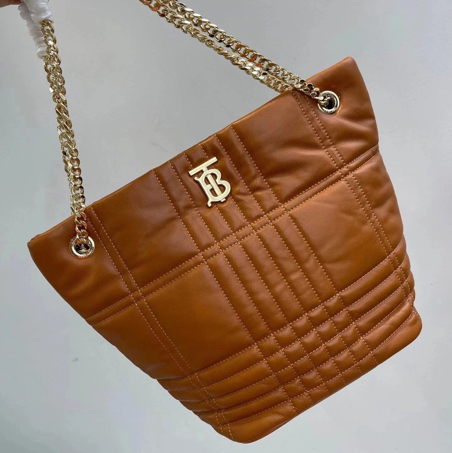 Burberry Women's Bag Top version Surrogate Shopping Grade Women's Bag New BBR Home Lola Small Size Quilted Sheepskin Super Soft Cloud Bag TB Luna Bag Bucket Bag Chain Bag