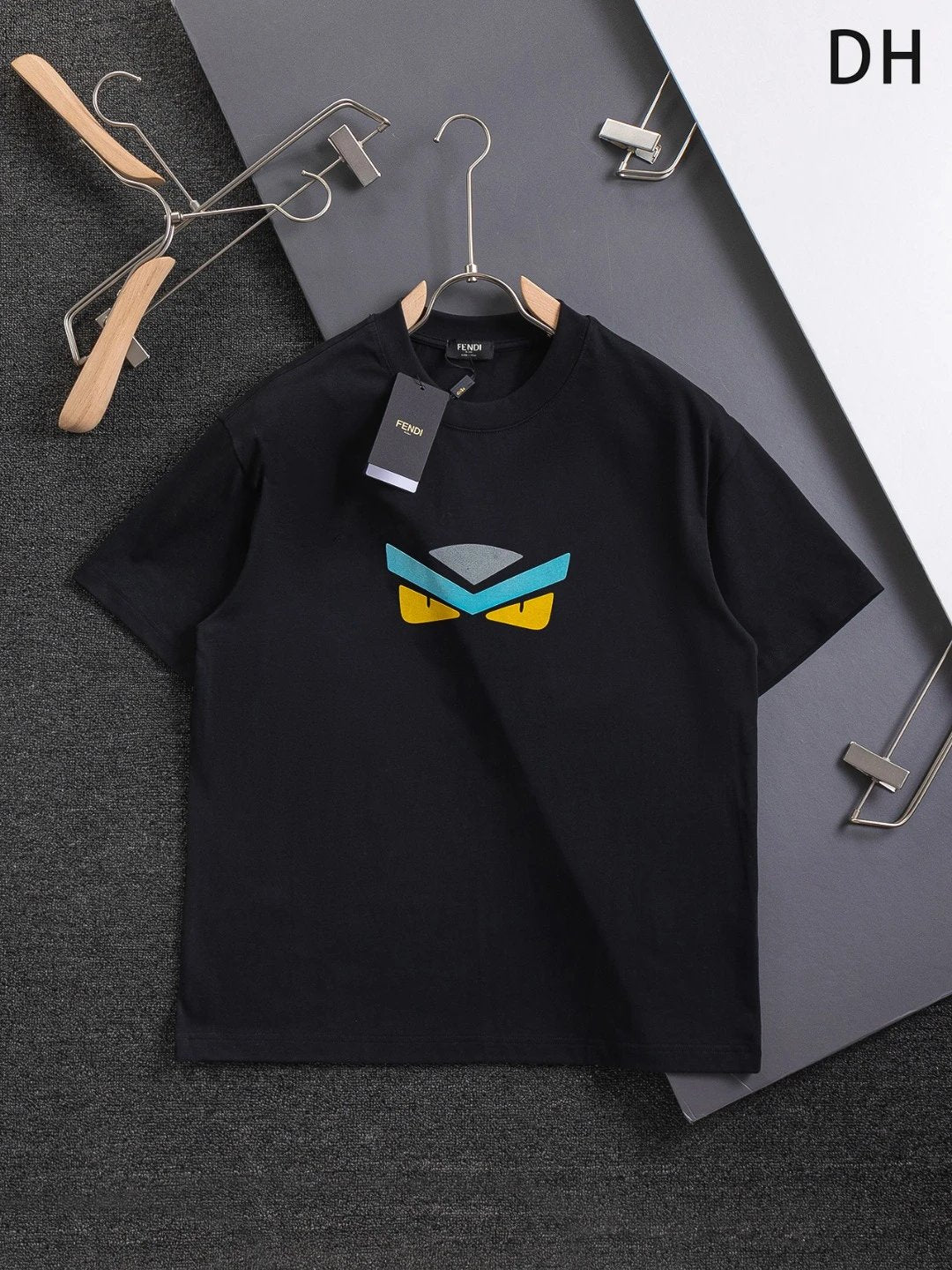 FENDI T-shirt Blue eyebrows and black eyes print on the chest logo round Neck Short Sleeve25ss New Pure Cotton Unisex Style T T-shirt OS Loose Fit Base Shirt Top Half Sleeve T-Shirt