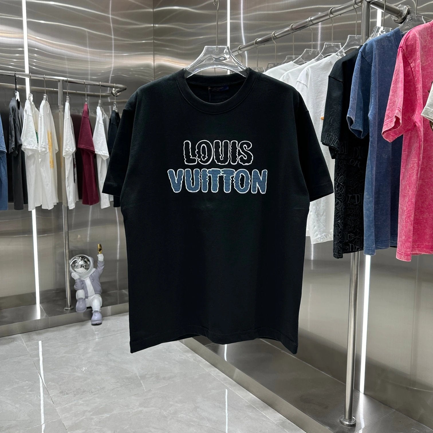 Louis Vuitton LV T-shirt Backside Letter Embroidery logo Printed round Neck Short Sleeve25ss New Pure Cotton Unisex Style T T-shirt OS Loose Fit Base Shirt Top Half Sleeve T-Shirt