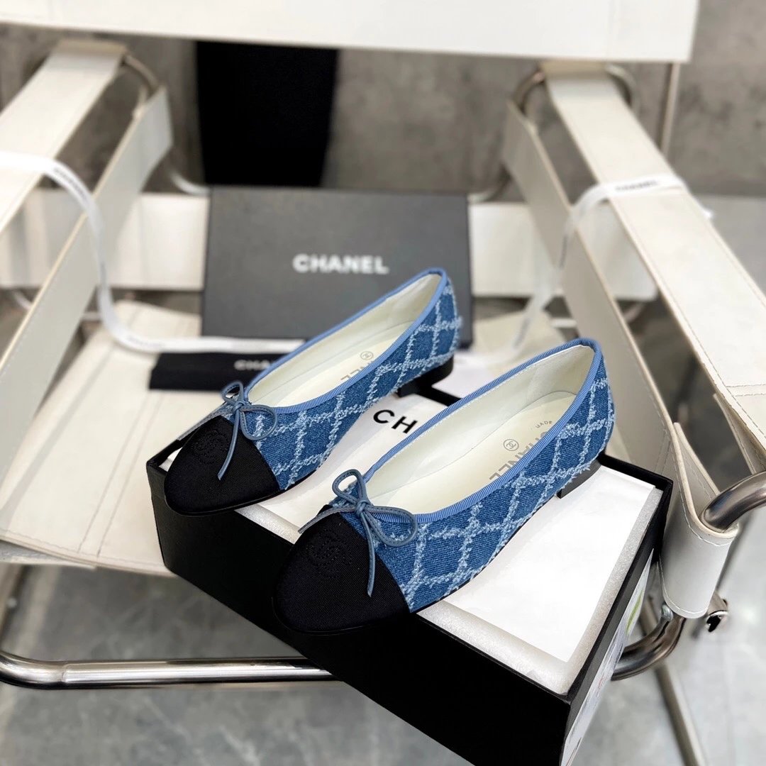 Chanel Shoes High Quality C Home Genuine Leather Sole……!
Wannian Classic All-Match Series Ballet Flat Shoes Luxury Classic Never Retreat~Material:Imported Mixed Lambskin/Imported Woolen
Inner Lining Plastic Footpad:Soft Sheepskin
SIZE:34-43