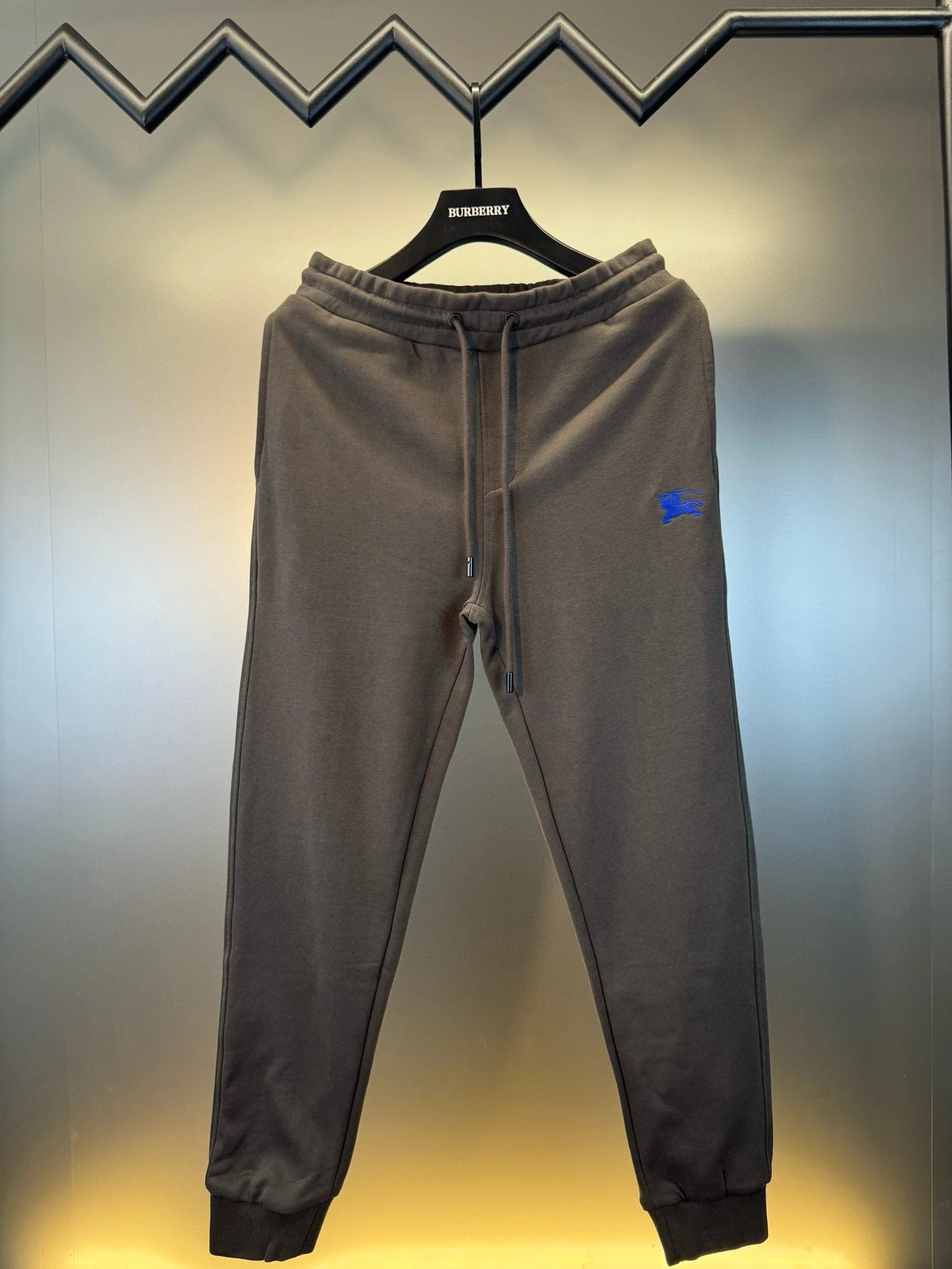 Burberry Sweatpants Embellished Logo logo Cuffed Sweatpants25ss Spring Summer New Sports Pants Autumn Unisex Pure Cotton Long Pants Drawstring Loose Plus Size Casual Pants