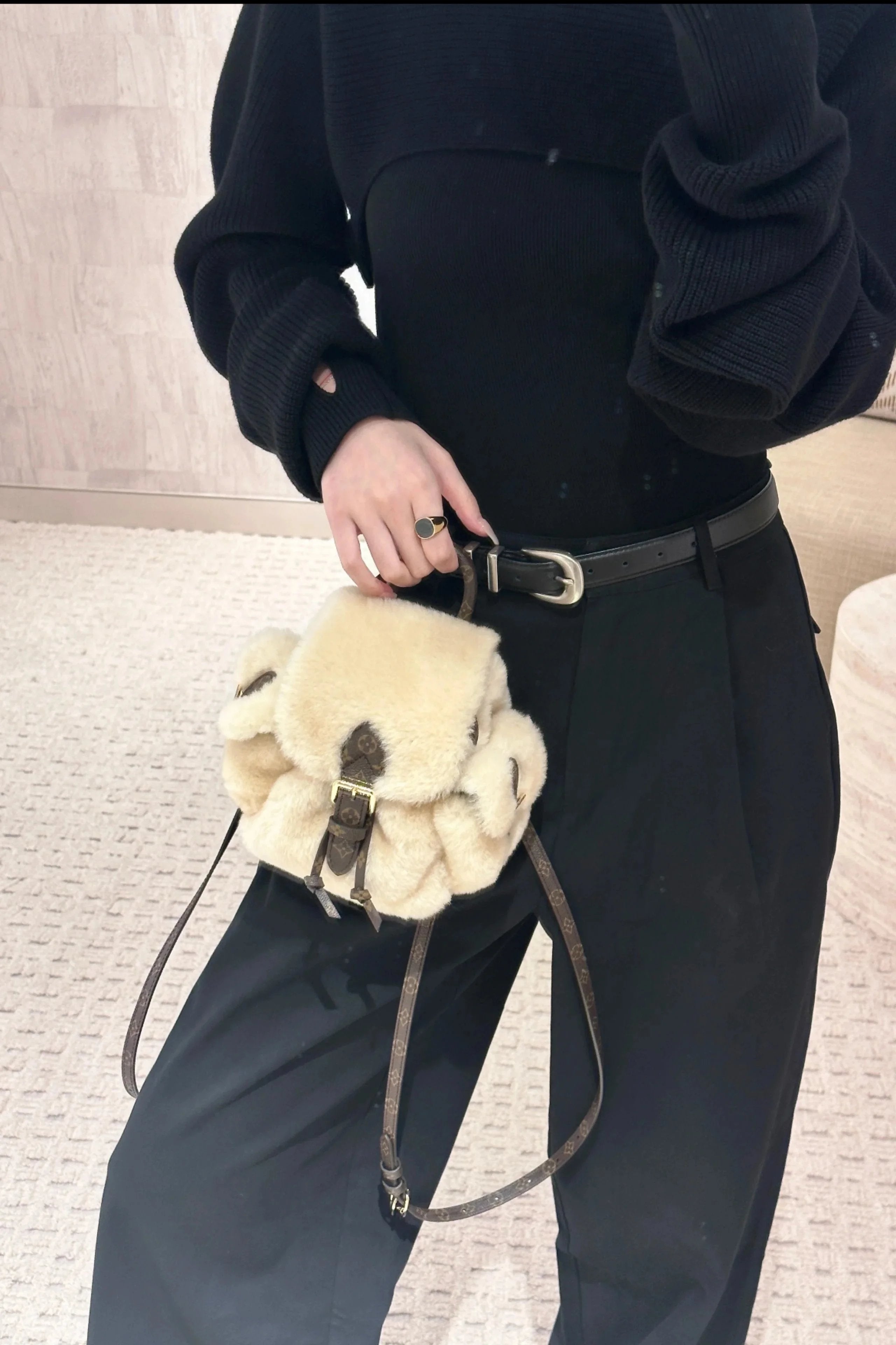 Louis Vuitton LV Backpack Top version 【24New Version】Exclusive Launch M11919Maximum Version NanoTeddy Backpack Milk Huhushu Soft Sheepskin Women's Handbag Fall/Winter Hot-Selling Plush School Bag Mini Backpack Women's Bag Fur Bag Wool Backpack