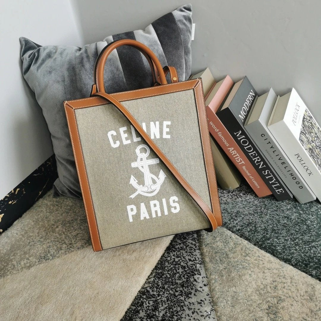 Celine women's bag Top version 【Level Surrogate Shopping】New TriompheMiniTote Tote Arc De Triomphe cabas Presbyopic Tote Vertical Mini Phone Bag Medium Presbyopic Portable Shopping Bag Shoulder Bag Messenger Bag Selin Women's Bag Men's Bag191542194372
