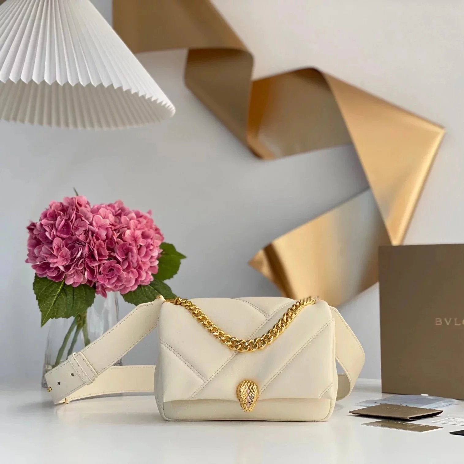 BVLGARI Bag Top version 【Original Leather High Version】New SerpentiCabochon Quilted Calfskin BVLGARI Women's Leather Bag Bag Decorated with a Snake's Head Thick Chain Handbag Crossbody Bag Shoulder Bag Flap Bag Enamel Buckle Snake Head Flap Bag Small Size