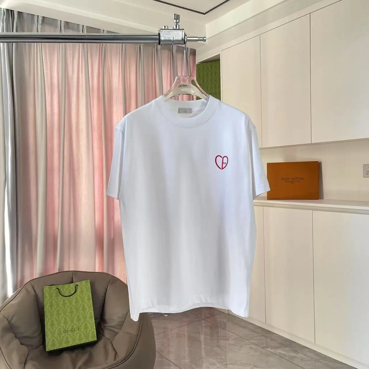 Dior T-shirt Heart Letter Print on the Chest logo round Neck Short Sleeve25ss New Pure Cotton Unisex Style T T-shirt OS Loose Fit Base Shirt Top Half Sleeve T-Shirt