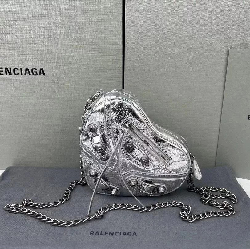 Balenciaga Bag Top version gαArenaLeCagoIe Rivet Heart Bag Motorcycle Bag Sheepskin Shoulder Crossbody Chain Bag Coin Purse Lipstick Pack Paris New Heart Bag