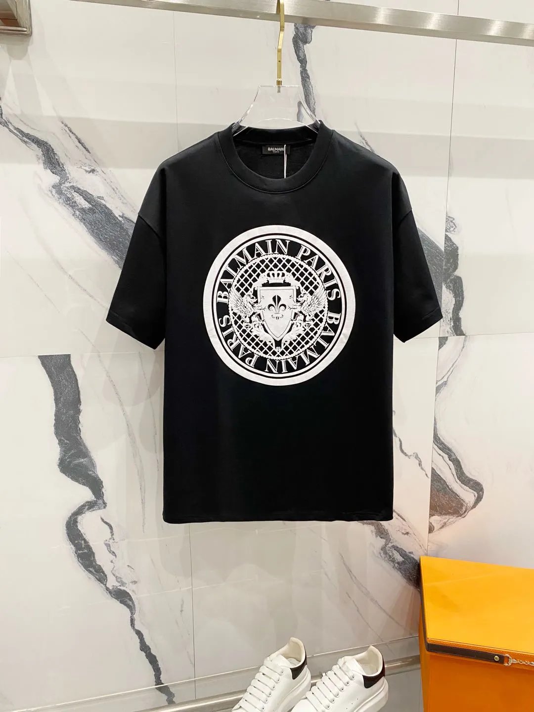 Balmain T-shirt Angel Shield Letter LOGO Printed round Neck Short Sleeve25ss New Pure Cotton Unisex Style T T-shirt OS Loose Fit Base Shirt Top Half Sleeve T-Shirt