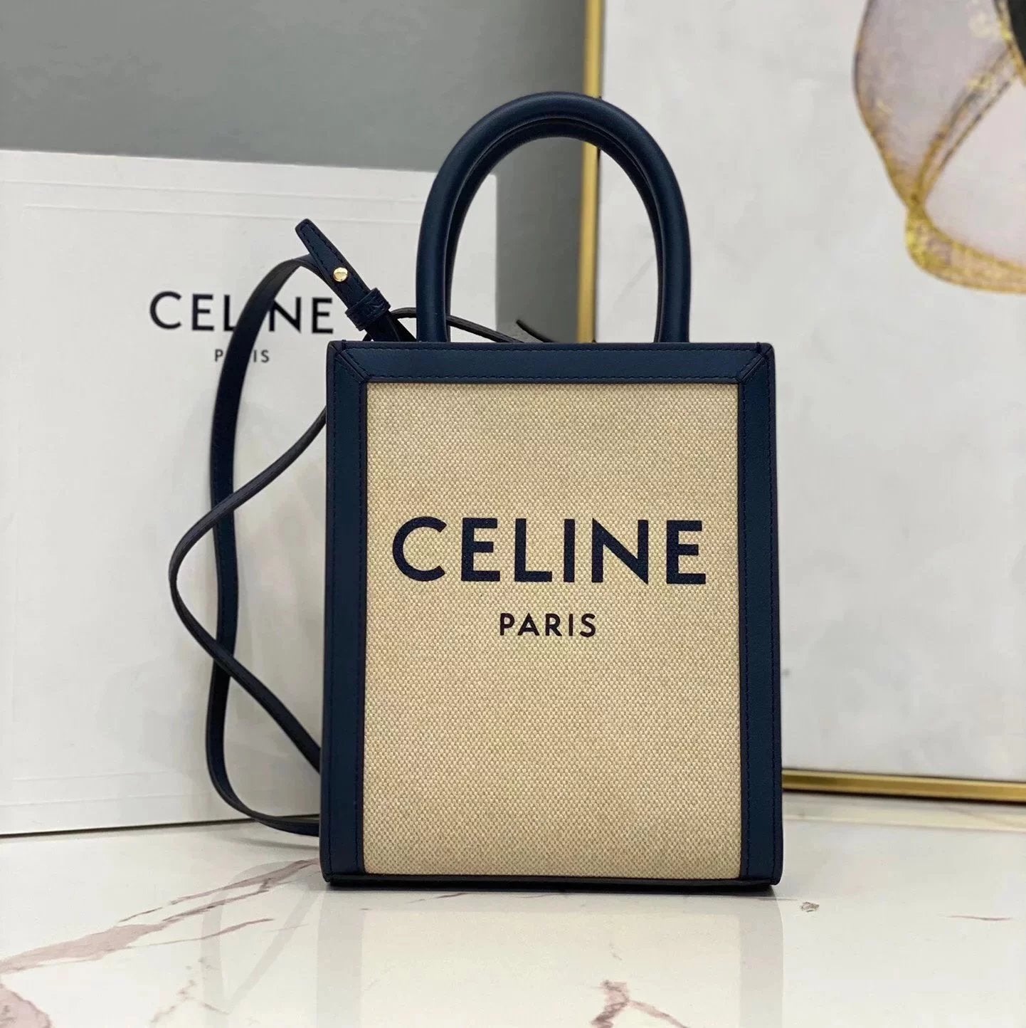Celine women's bag Top version 【Level Surrogate Shopping】New TriompheMiniTote Tote Arc De Triomphe cabas Presbyopic Tote Vertical Mini Phone Bag Medium Presbyopic Portable Shopping Bag Shoulder Bag Messenger Bag Selin Women's Bag Men's Bag191542194372