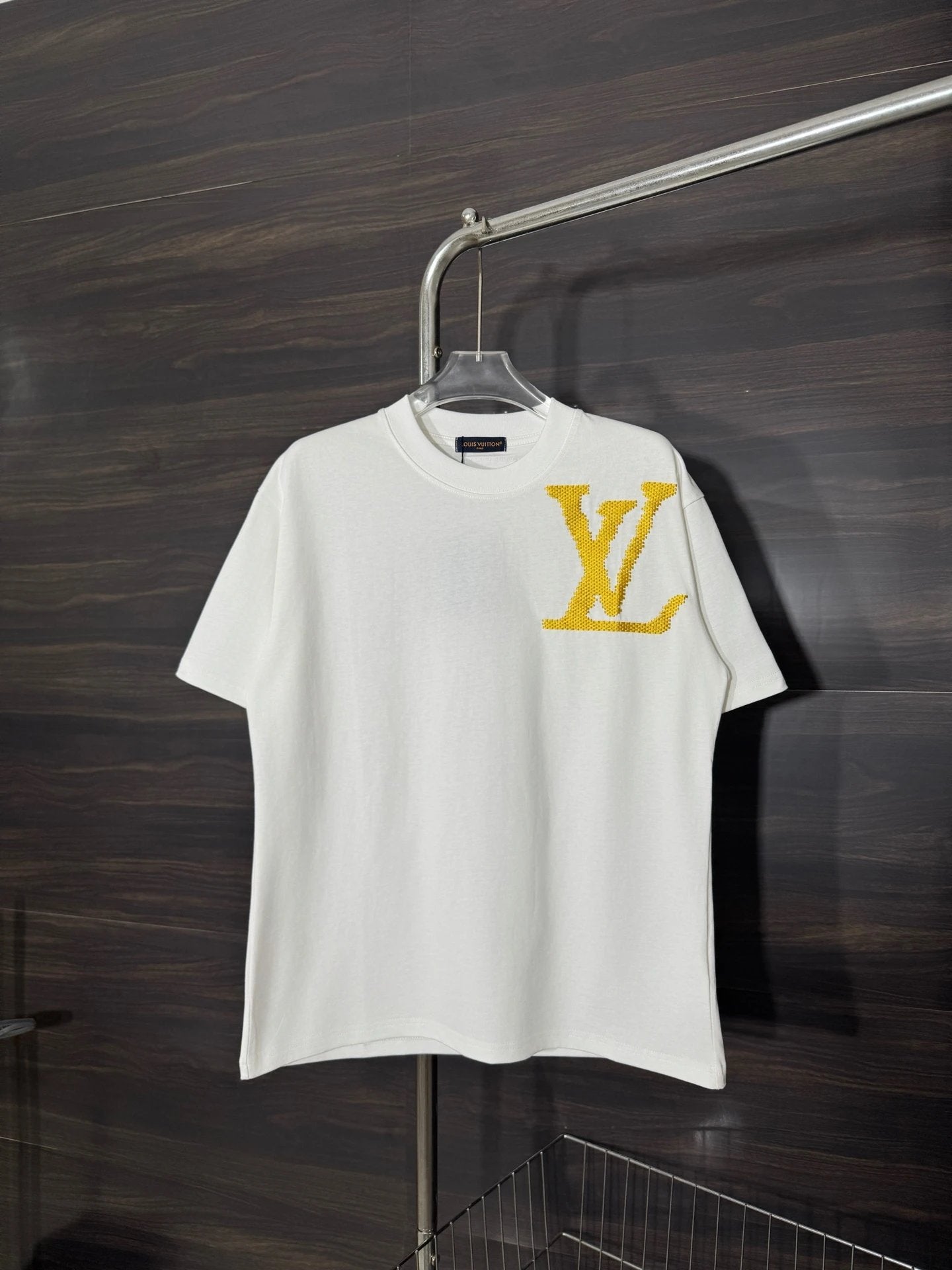 Louis Vuitton LV T-shirt Large Letter Embroidery on the Chest logo round Neck Short Sleeve25ss New pure cotton T Unisex T-Shirt OS Loose Fit Base Shirt Top Half Sleeve T-Shirt