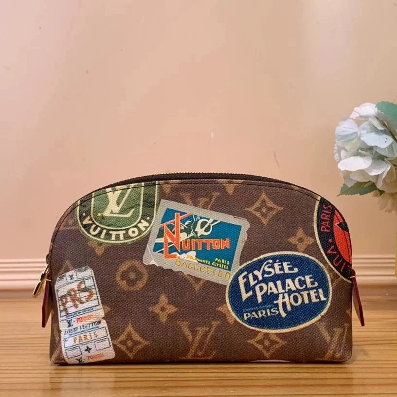Louis Vuitton LV Wallets/Clutches Top version Premium Version✨24New Presbyopic(Badge)Series Men's and Women's Wallets【Zippy Zipper Wallet】M60017M83519M82383【Mahjong Handbag】M58009【CosmeticPouch Cosmetic bag】M83597