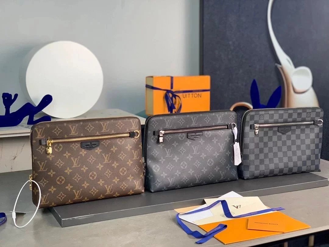Louis Vuitton LV Wallets/Clutches Top version 【**Original Leather】M60417NEWPOUCH Men's Clutch Clutch Purse Wallet Men's Clutch Underarm Bag Envelope Package Wash Bag Men's Bag