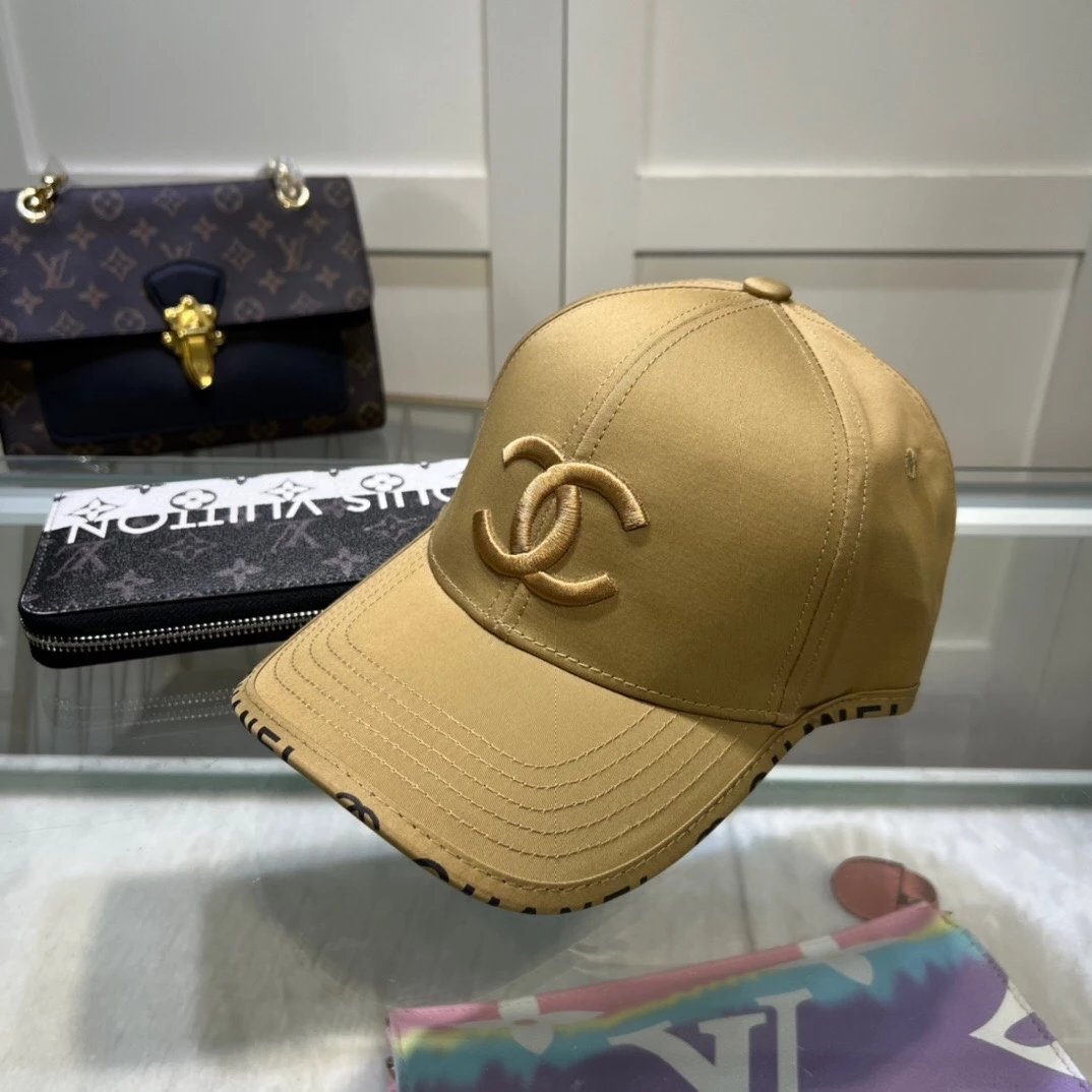 Chanel Hat High Quality New,Big Brand's Same Style Super Good Matching Peaked Cap,High Density logo The Embroidery Is Elegant and Classy. Hurry up and Buy It