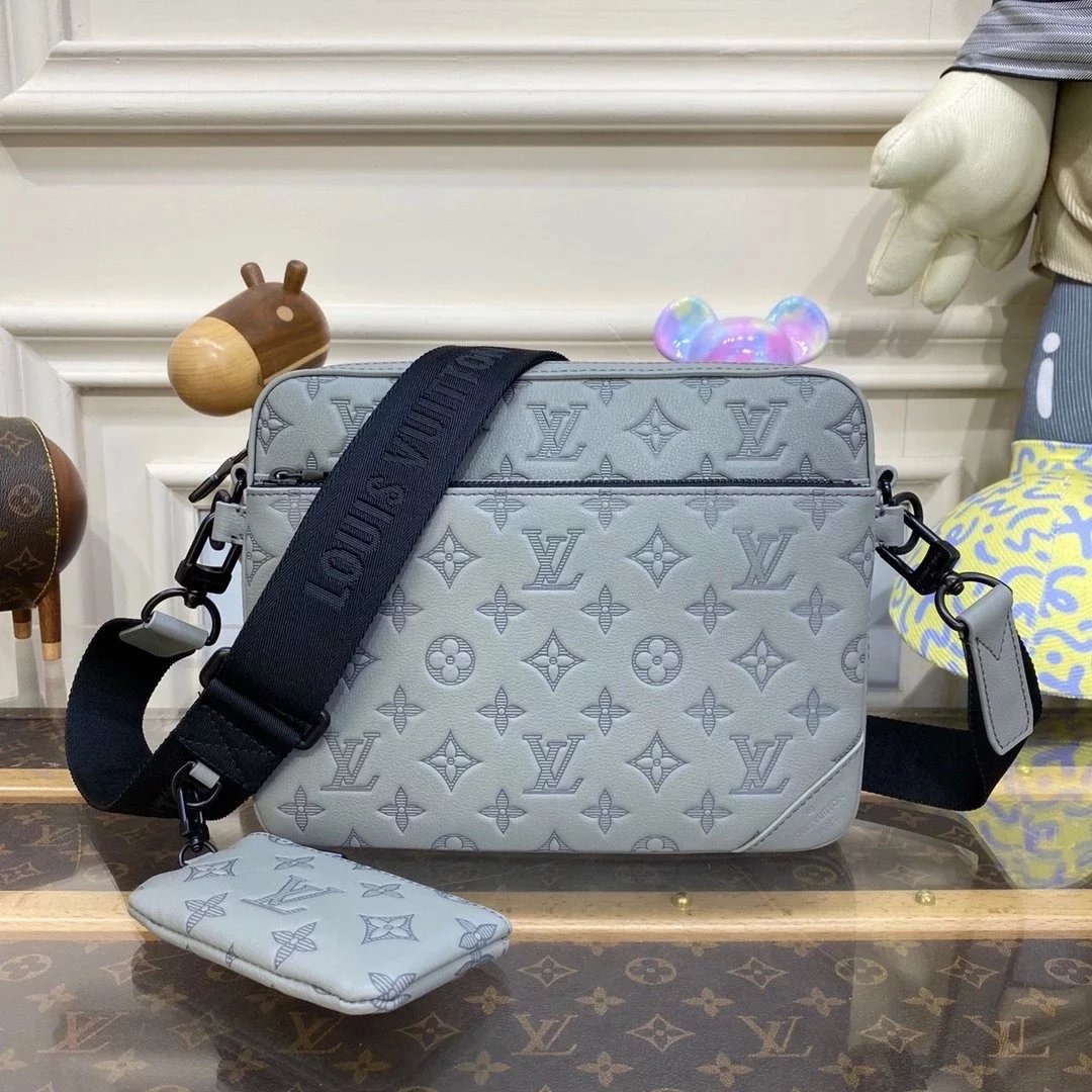 Louis Vuitton LV Men's Bag Top version 【Highest Version】Original Leather Hardware M46602Full leather in black M69827Sprinter Three-in-One Men's Messenger Bag Postman Men's Bag Two-in-One Trio Messenger Bag Shoulder Bag Men's Messenger Bag Men's Bag M30848