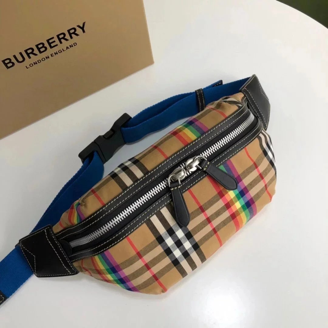 Burberry Women's Bag Top version Version Men's and Women's Bags80101441Black Medium Logo Letter logo Unisex Waist Bag Men's Crossbody Chest Bag Backpack Shoulder Bag Original Single Famous Brand Bag