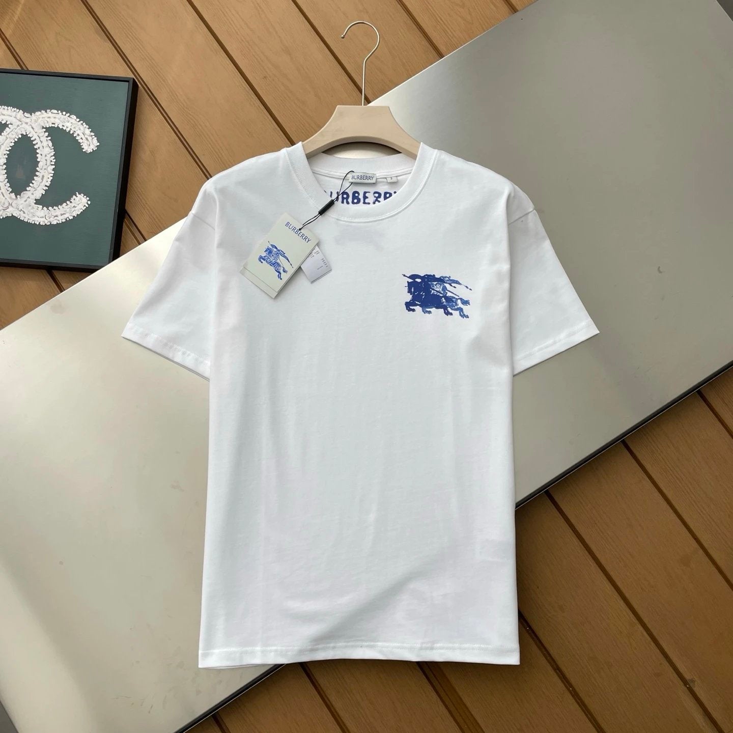 Burberry T-shirt Chest Print logo round Neck Short Sleeve25ss New pure cotton T Unisex T-Shirt OS Drop Shoulder Loose Fit Base Shirt Top T-Shirt Short Sleeve