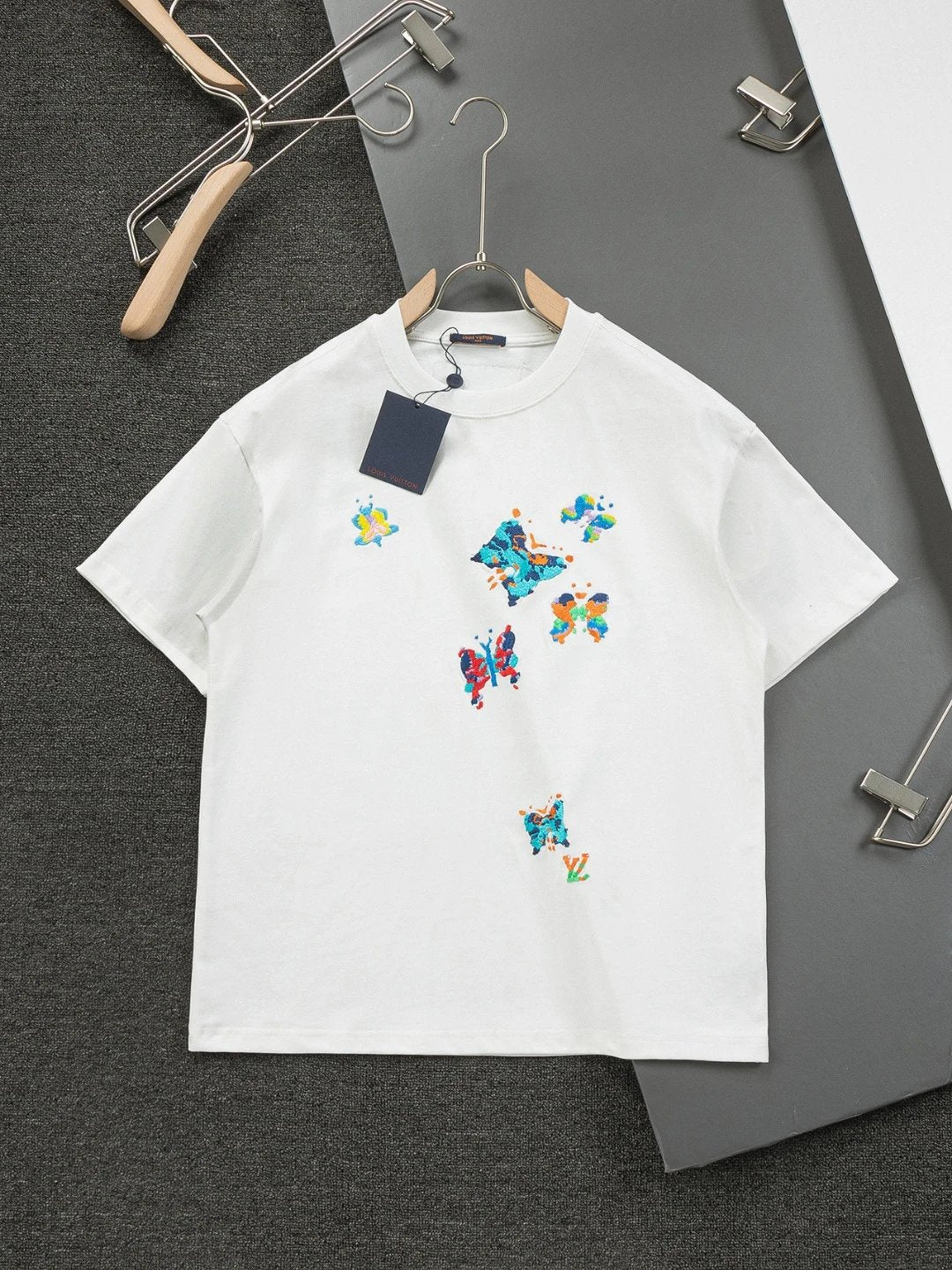 Louis Vuitton LV T-shirt Colorful Butterfly logo Embroidered Crew Neck Short Sleeve25ss New Pure Cotton Unisex Style T T-shirt OS Loose Fit Base Shirt Short Sleeve Top T-Shirt