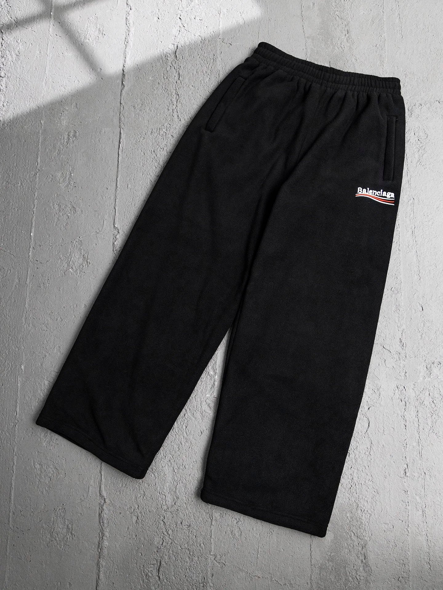 Balenciaga Sweatpants Matching Jacket Wave Cola Embroidered Fleece Cotton Jacket Set Casual Pants Versatile Thickened Straight Wide-leg Pants Sweatpants Sports Pants Long Pants Unisex24ss New Winter Products