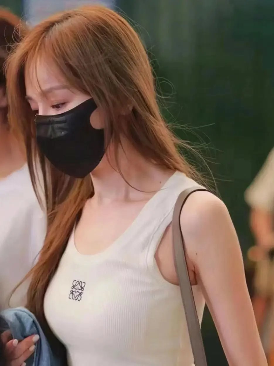 LOEWE T-shirt Embroidered Women's Vest T Sleeveless Versatile Casual Vest