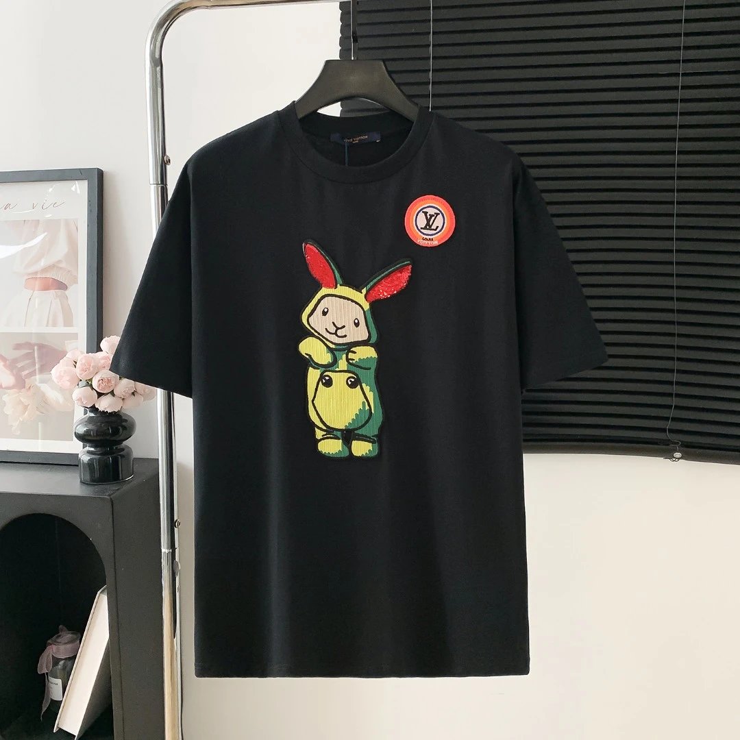 Louis Vuitton LV T-shirt Chest Rabbit Embroidery logo round Neck Short Sleeve25ss New pure cotton T Unisex T-Shirt OS Loose Fit Base Shirt Top Half Sleeve T-Shirt